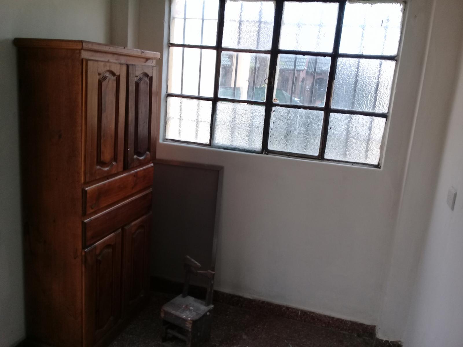 CASA 3 AMBIENTES CON ENTRADA DE AUTO MUY BUENA UBICACION — foto 6