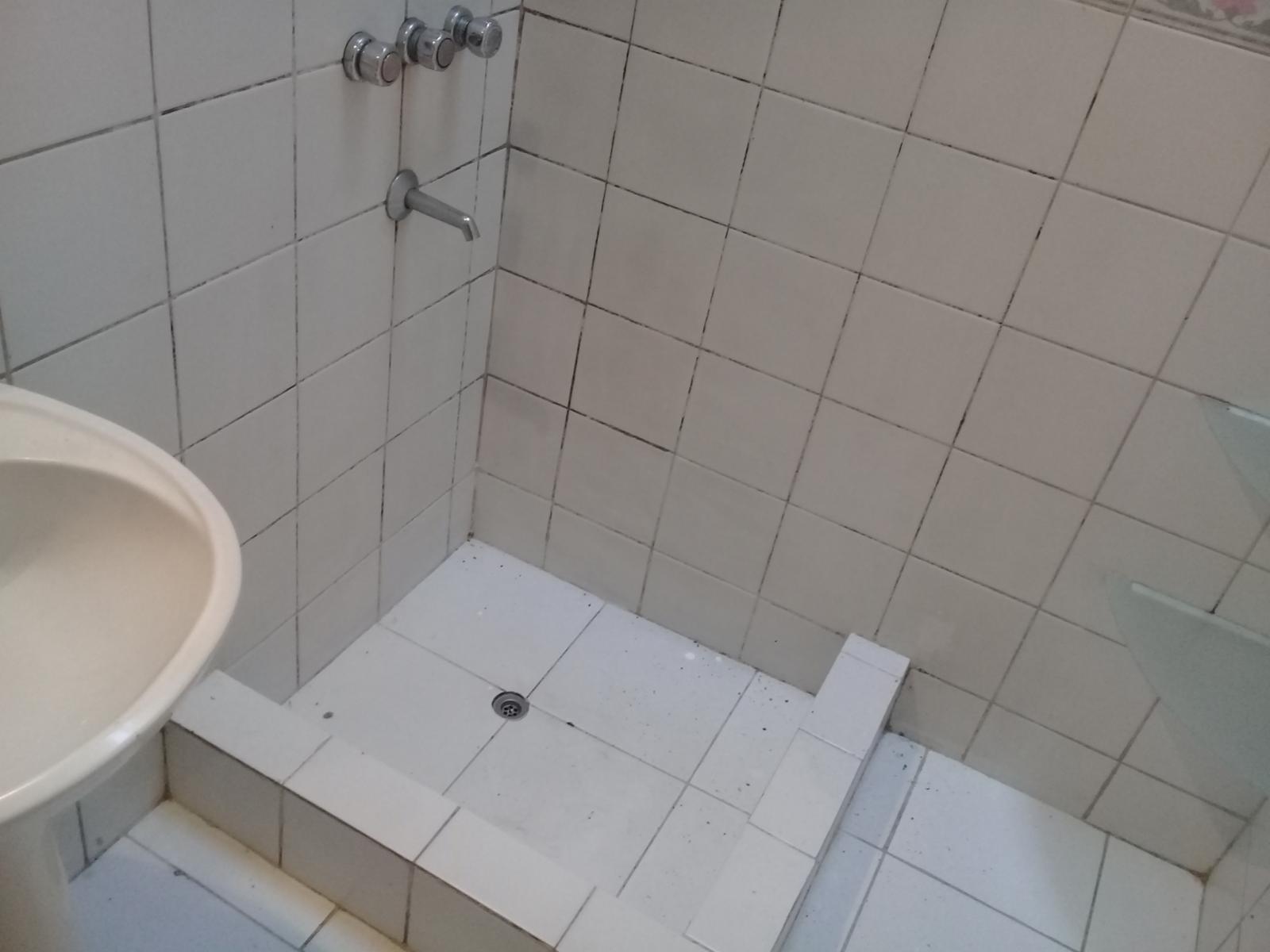 CASA 3 AMBIENTES CON ENTRADA DE AUTO MUY BUENA UBICACION — foto 8