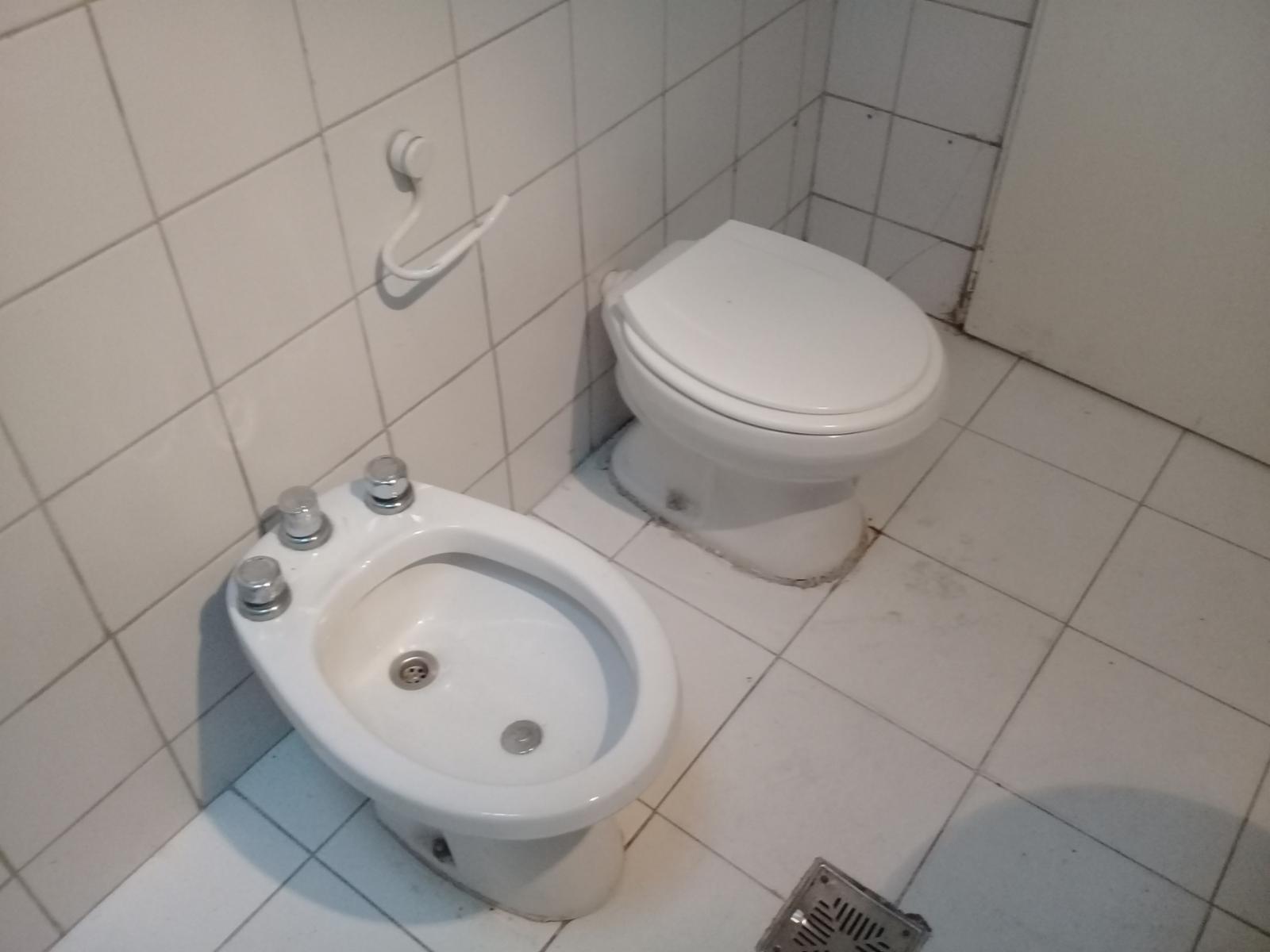 CASA 3 AMBIENTES CON ENTRADA DE AUTO MUY BUENA UBICACION — foto 9