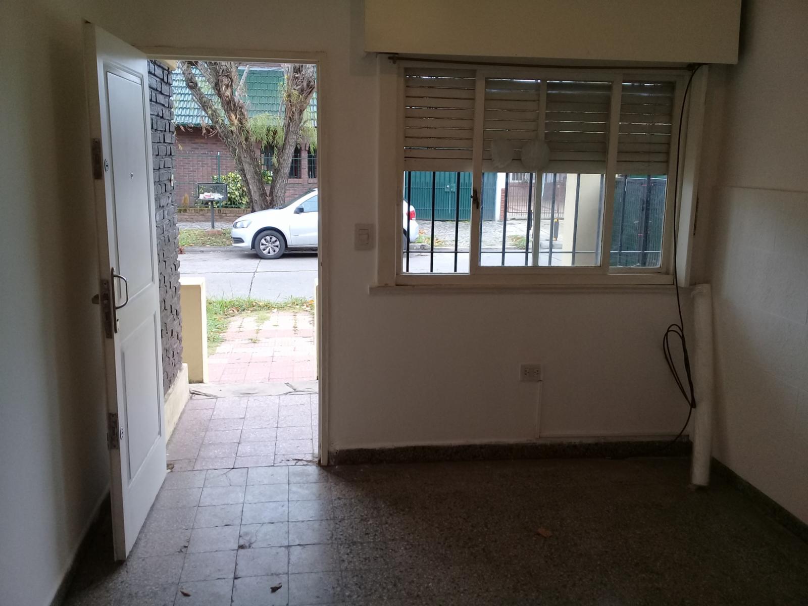 CASA 3 AMBIENTES CON ENTRADA DE AUTO MUY BUENA UBICACION — foto 15