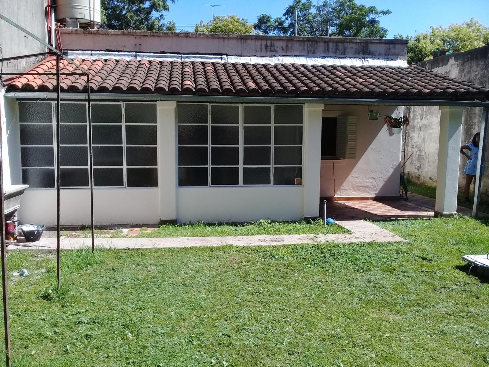 EXCELENTE CASA EN LOTE PROPIO A MTS DE AV. MARQUEZ Y CENTRO COMERCIAL. — foto 4