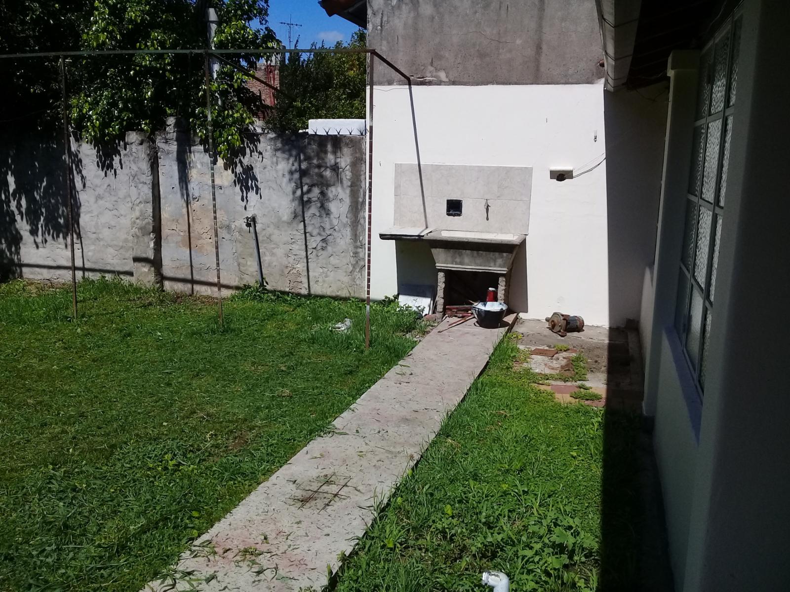 EXCELENTE CASA EN LOTE PROPIO A MTS DE AV. MARQUEZ Y CENTRO COMERCIAL. — foto 6