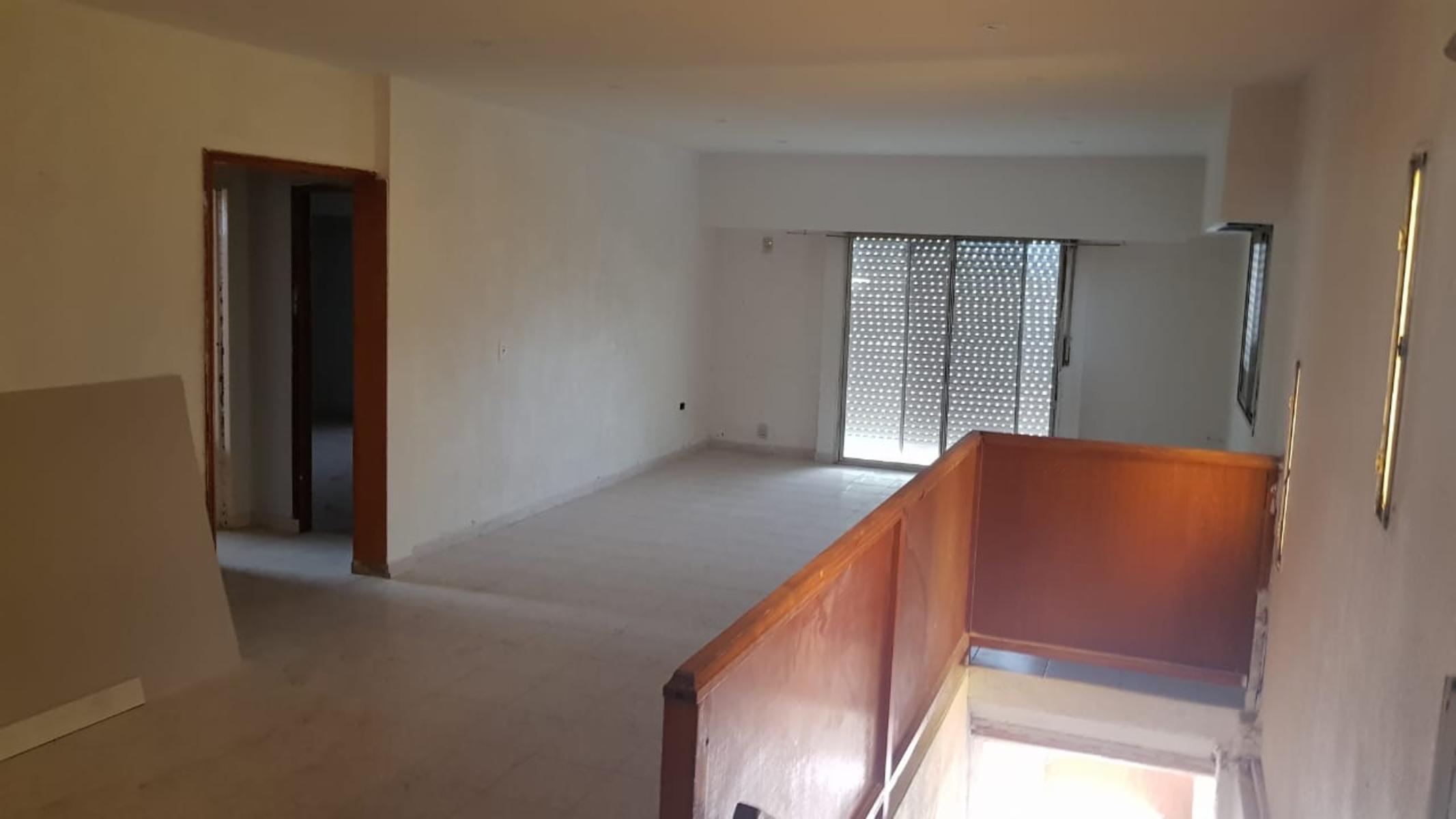 EXCELENTE P-H EN PLANTA ALTA DE 3 AMB. C/BALCON, GARAGE, APTO CREDITO — foto 4