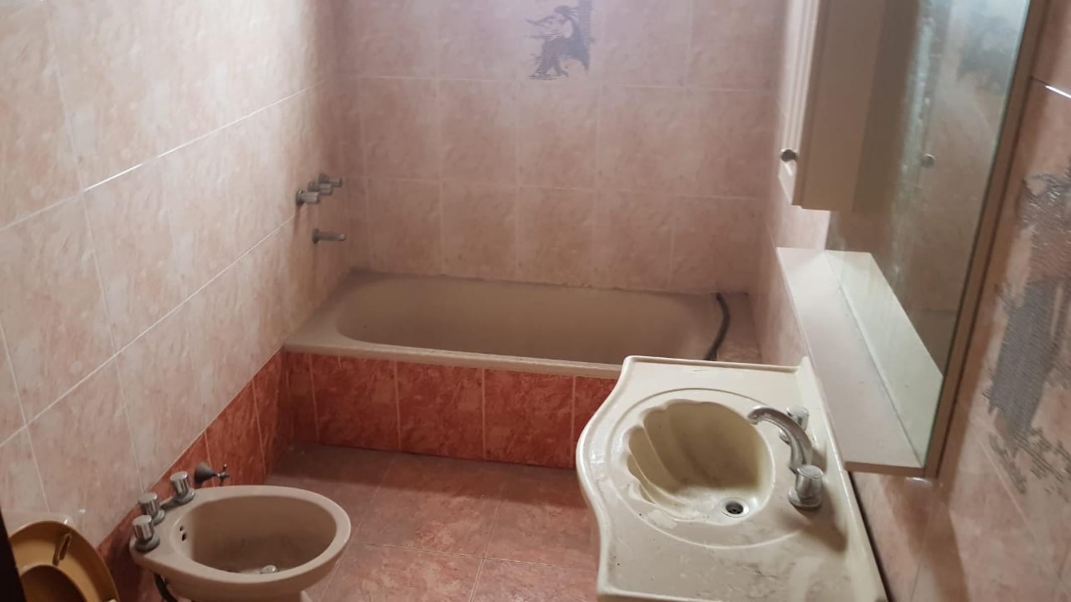 EXCELENTE P-H EN PLANTA ALTA DE 3 AMB. C/BALCON, GARAGE, APTO CREDITO — foto 8