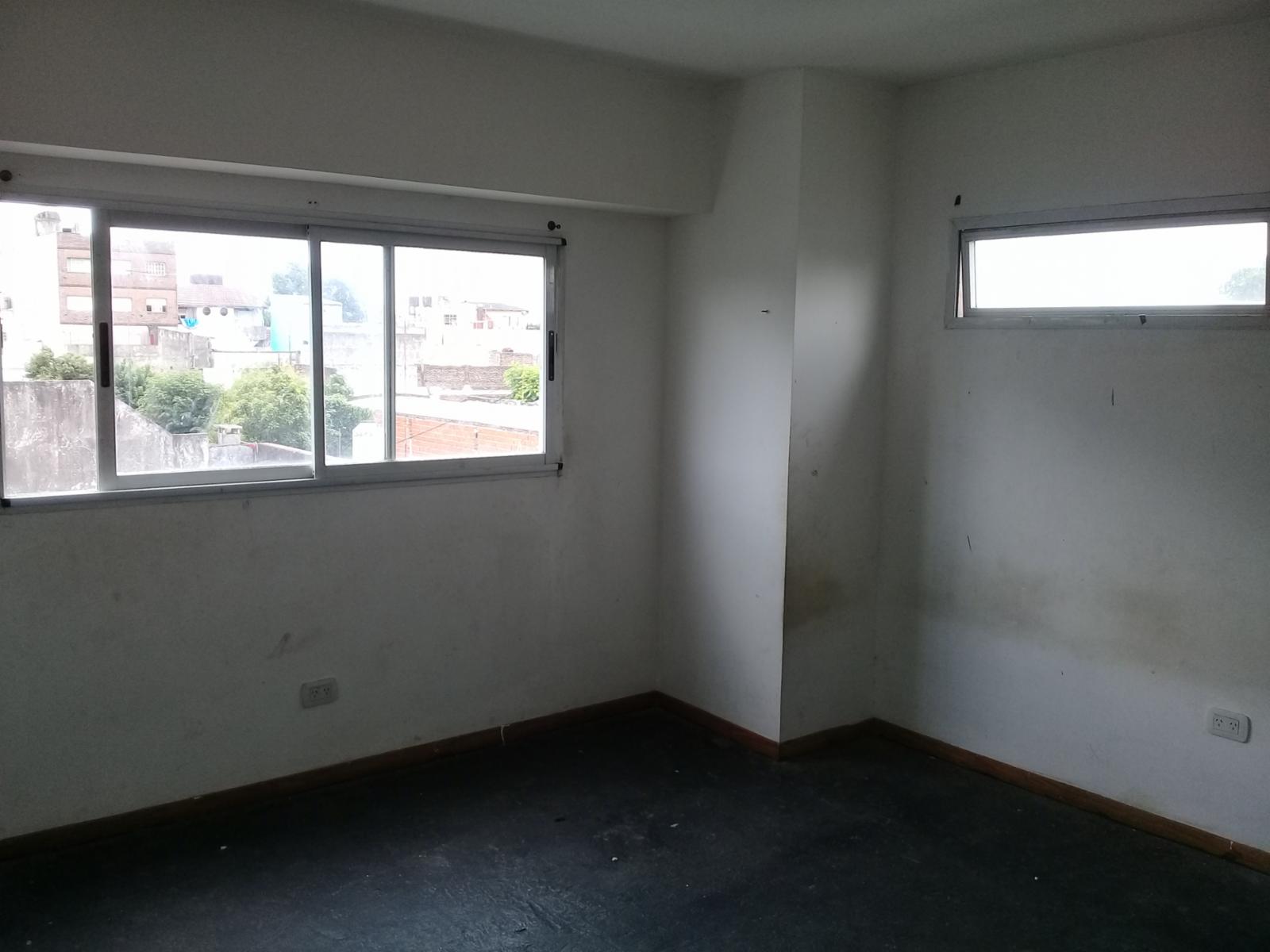 EXCELENTE DEPARTAMENTO DE 3 AMBIENTES AMPLIOS FRENTE A ESTACION. — foto 6
