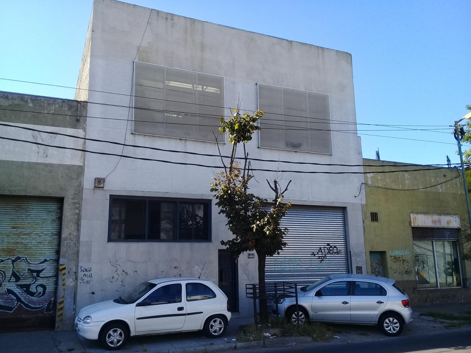 GALPON Y OFICINA CON CORTINA Y MONTACARGA