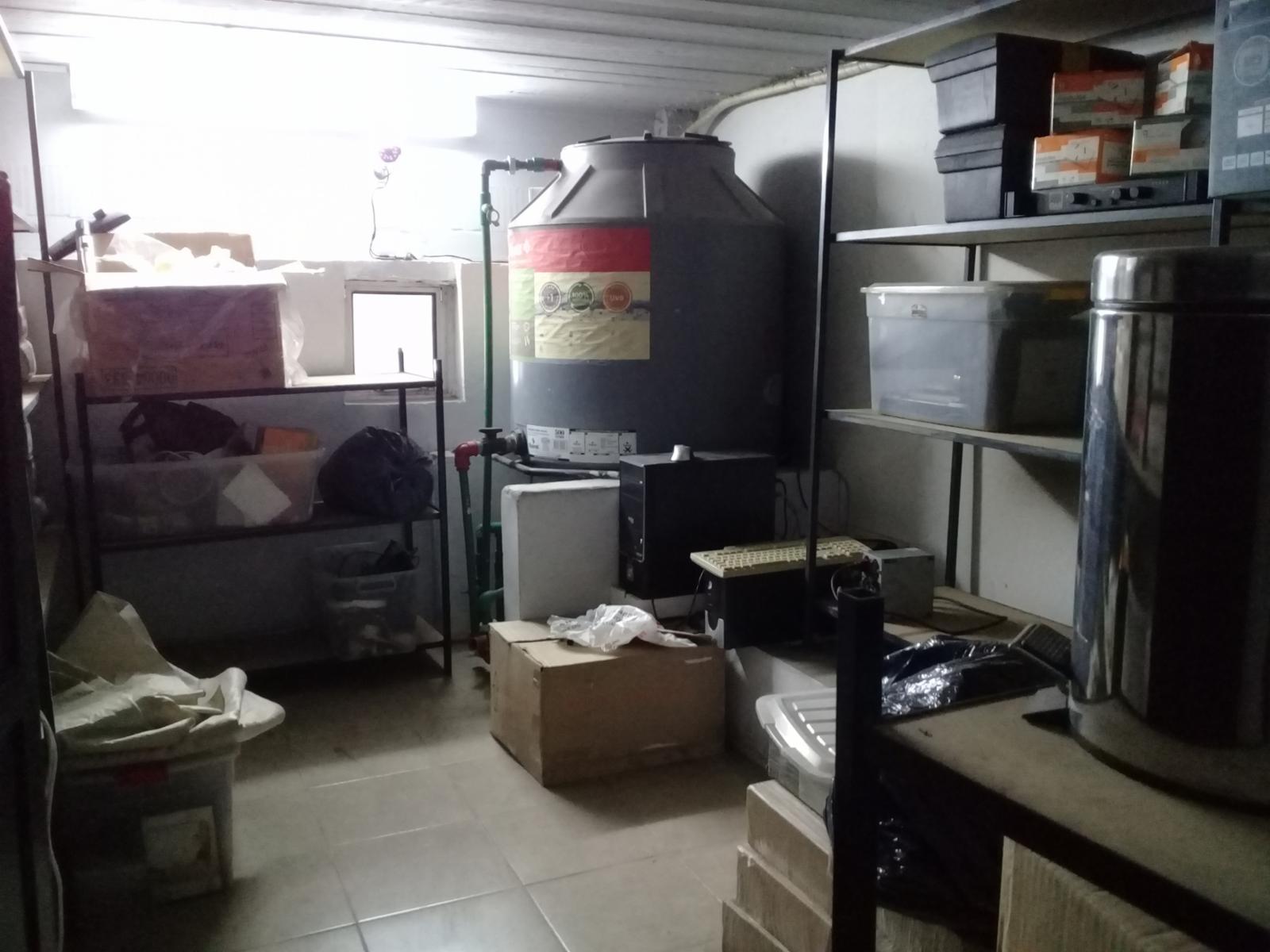 GALPON Y OFICINA CON CORTINA Y MONTACARGA — foto 10