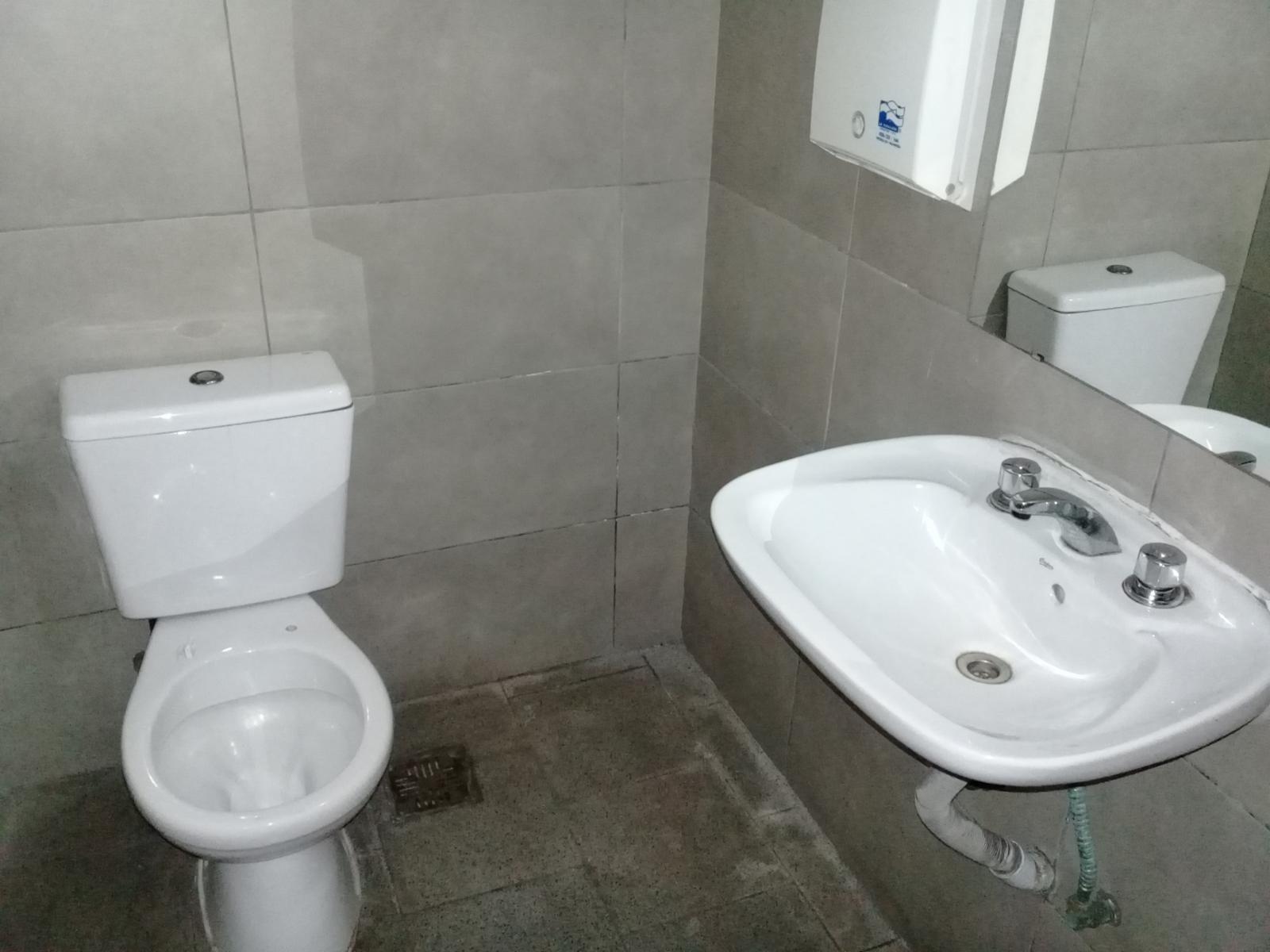 GALPON Y OFICINA CON CORTINA Y MONTACARGA — foto 12