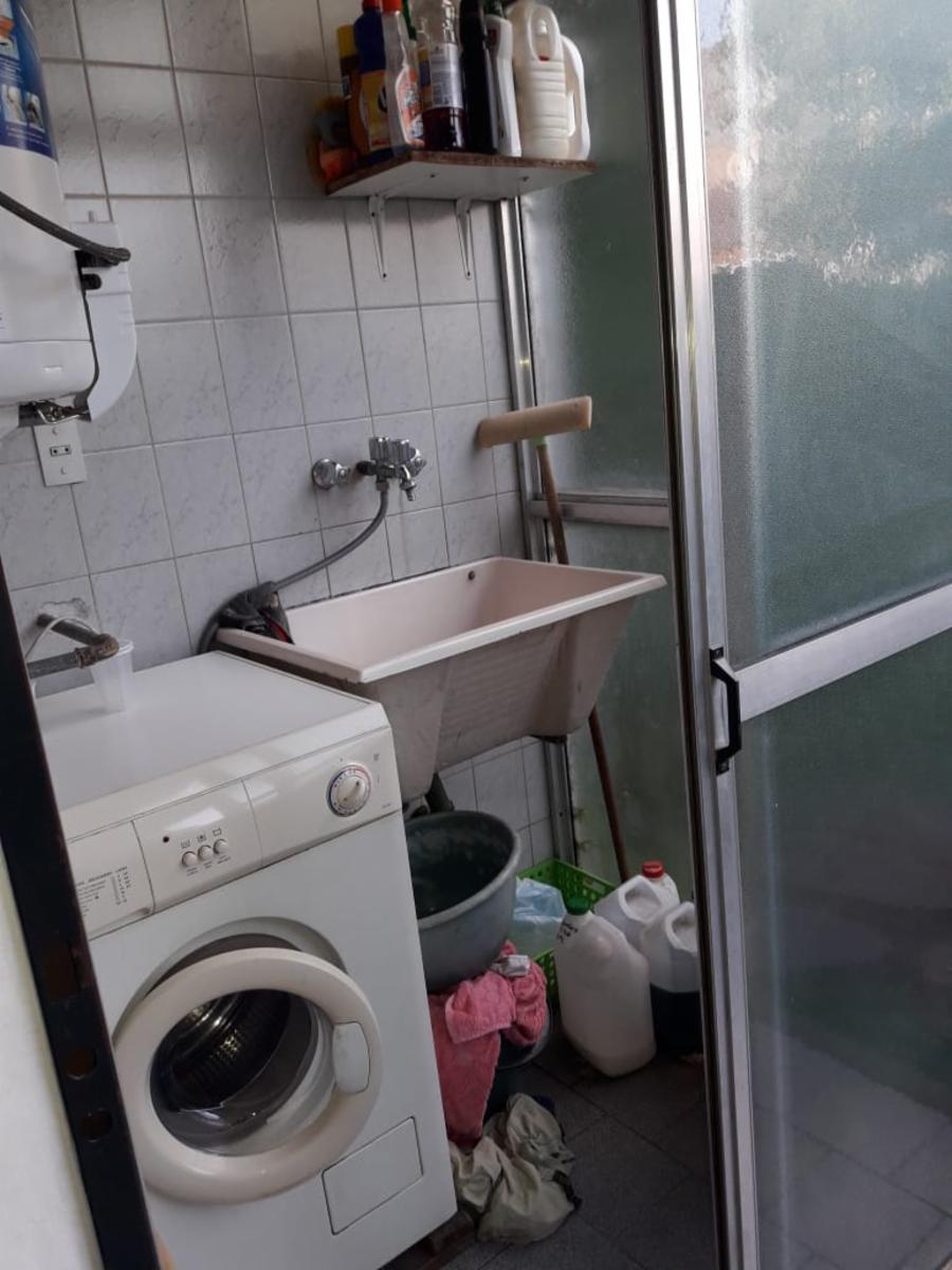 J.L.SUAREZ. DUPLEX 4 AMBIENTES, 3 DORMITORIOS, LIVING, COCINA-COMEDOR, 2 BAÑOS, LAVADERO, ALTILLO, ENTRADA PARA AUTO, FONDO LIBRE CON QUINCHO Y PARRILA — foto 2