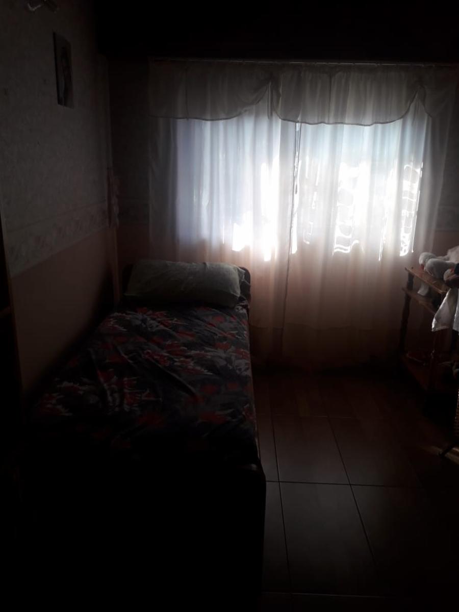 J.L.SUAREZ. DUPLEX 4 AMBIENTES, 3 DORMITORIOS, LIVING, COCINA-COMEDOR, 2 BAÑOS, LAVADERO, ALTILLO, ENTRADA PARA AUTO, FONDO LIBRE CON QUINCHO Y PARRILA — foto 4