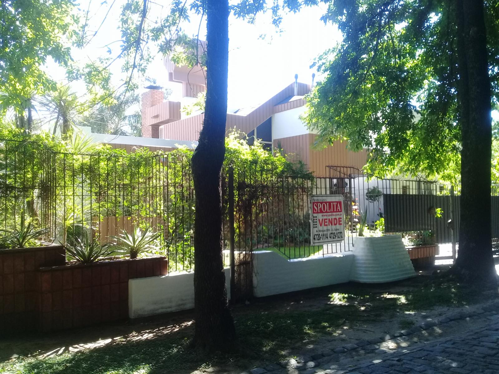 Excelente propiedad 5 amb en el barrio parque sur horeis con lote de 20 x 25 parque y pileta — foto 3