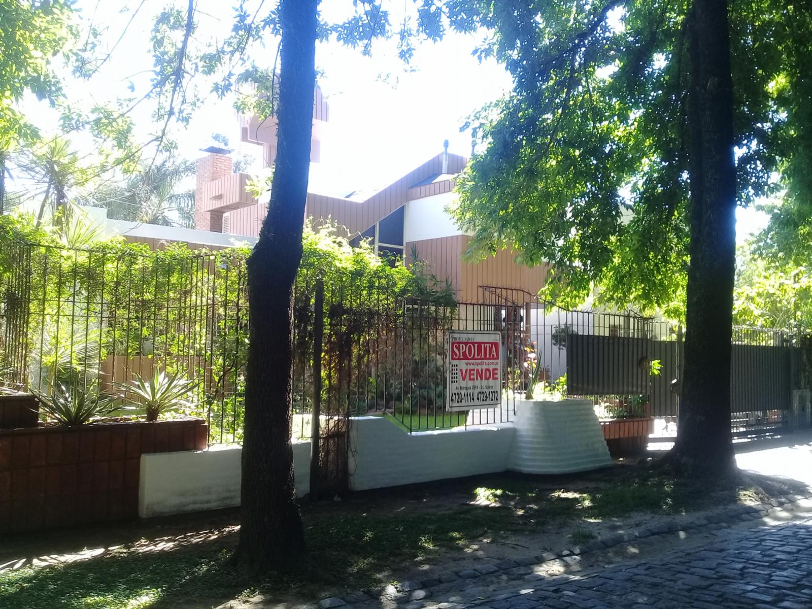 Excelente propiedad 5 amb en el barrio parque sur horeis con lote de 20 x 25 parque y pileta — foto 4