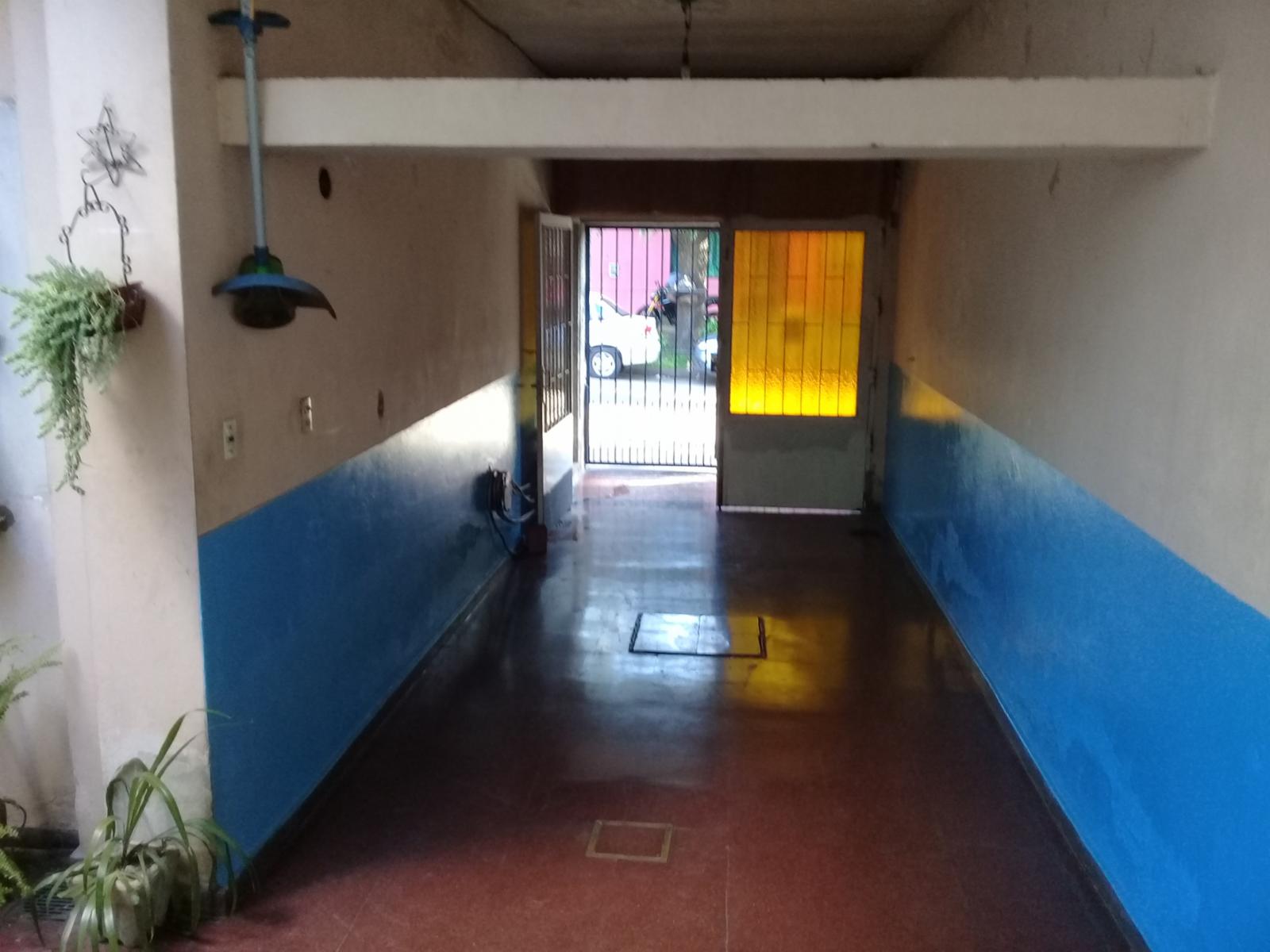 EXCELENTE DEPARTAMENTO DE 3 AMB. EN PLANTA ALTA PROX. AV. MARQUEZ — foto 2
