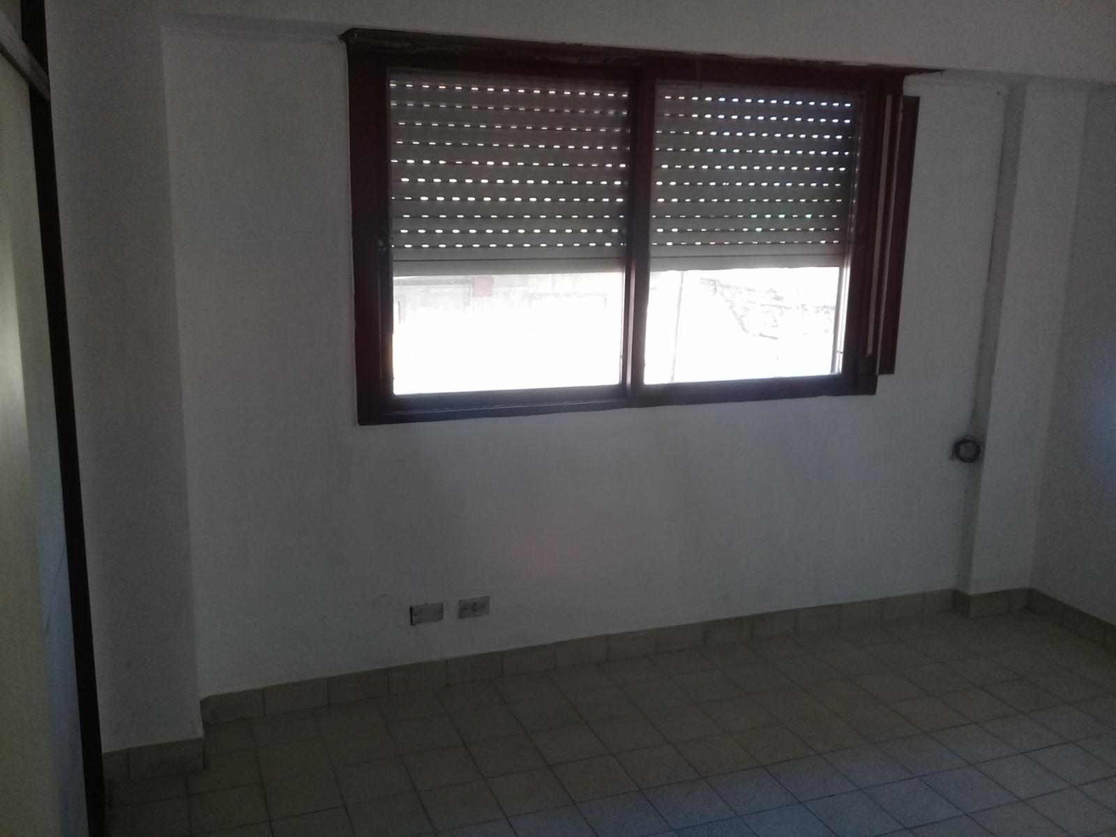 Departamento 2 amb en el 2 piso por escalera en zona centro de jose león suarez APTO CREDITO BANCARIO — foto 2