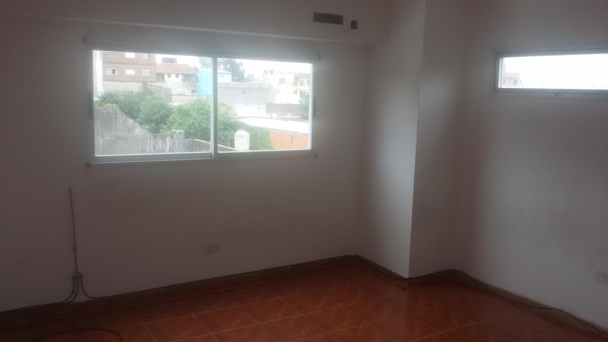 Excelente departamento 3 amb frente a estación jose león suarez - 3