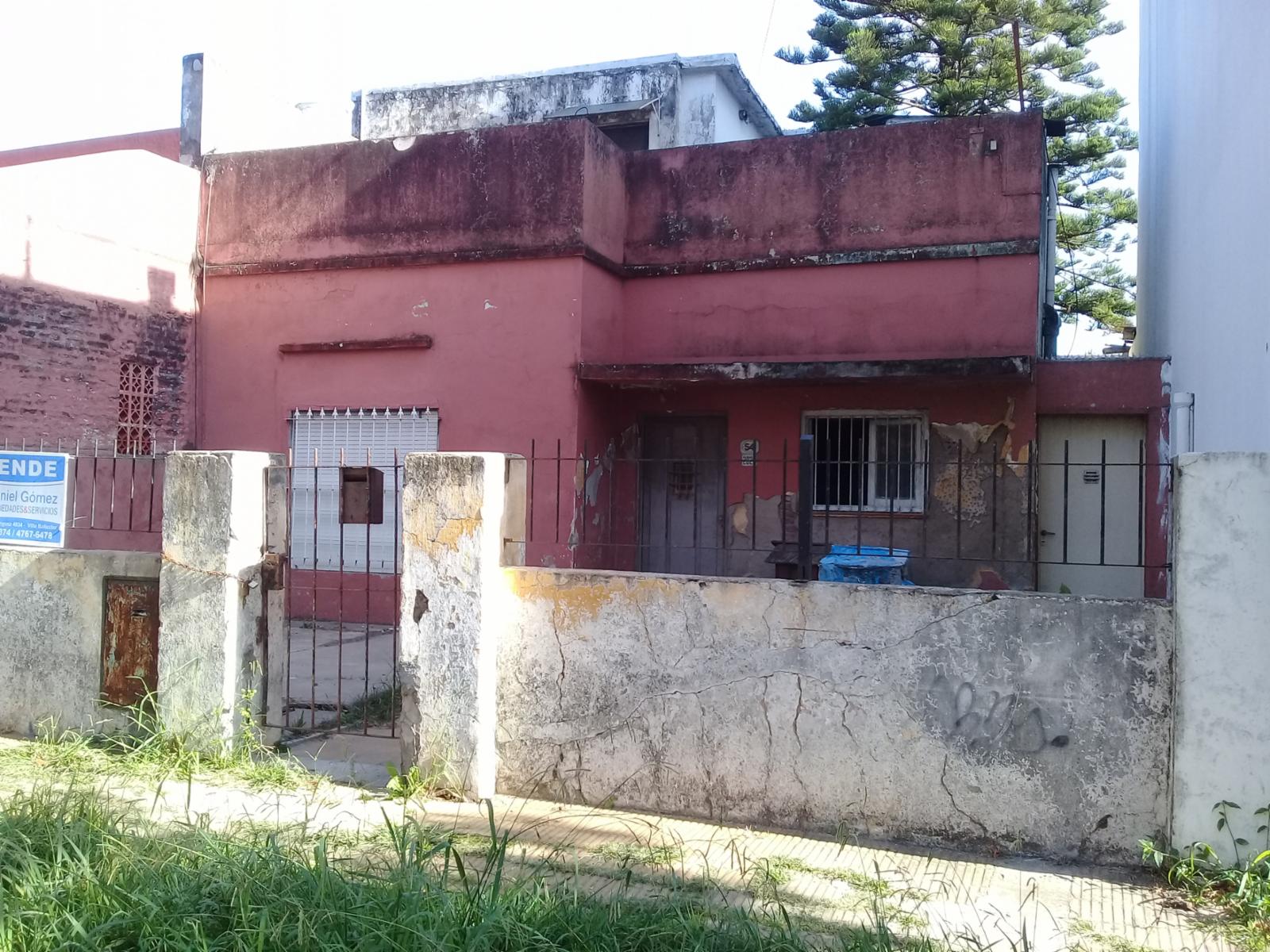 CASA EN LOTE PROPIO PARA RECICLAR O DEMOLER
