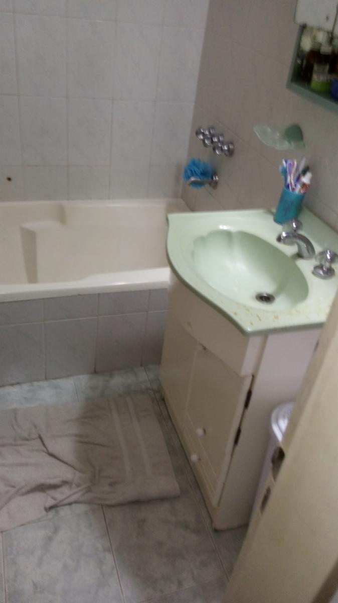 MALAVERT. CASA 4 AMBIENTES, 3 DORMITORIOS, COCINA-COMEDOR, LIVING, 2 BAÑOS, GARAGE, FONDO LIBRE, PILETA DE NATACIÓN Y QUINCHO — foto 3