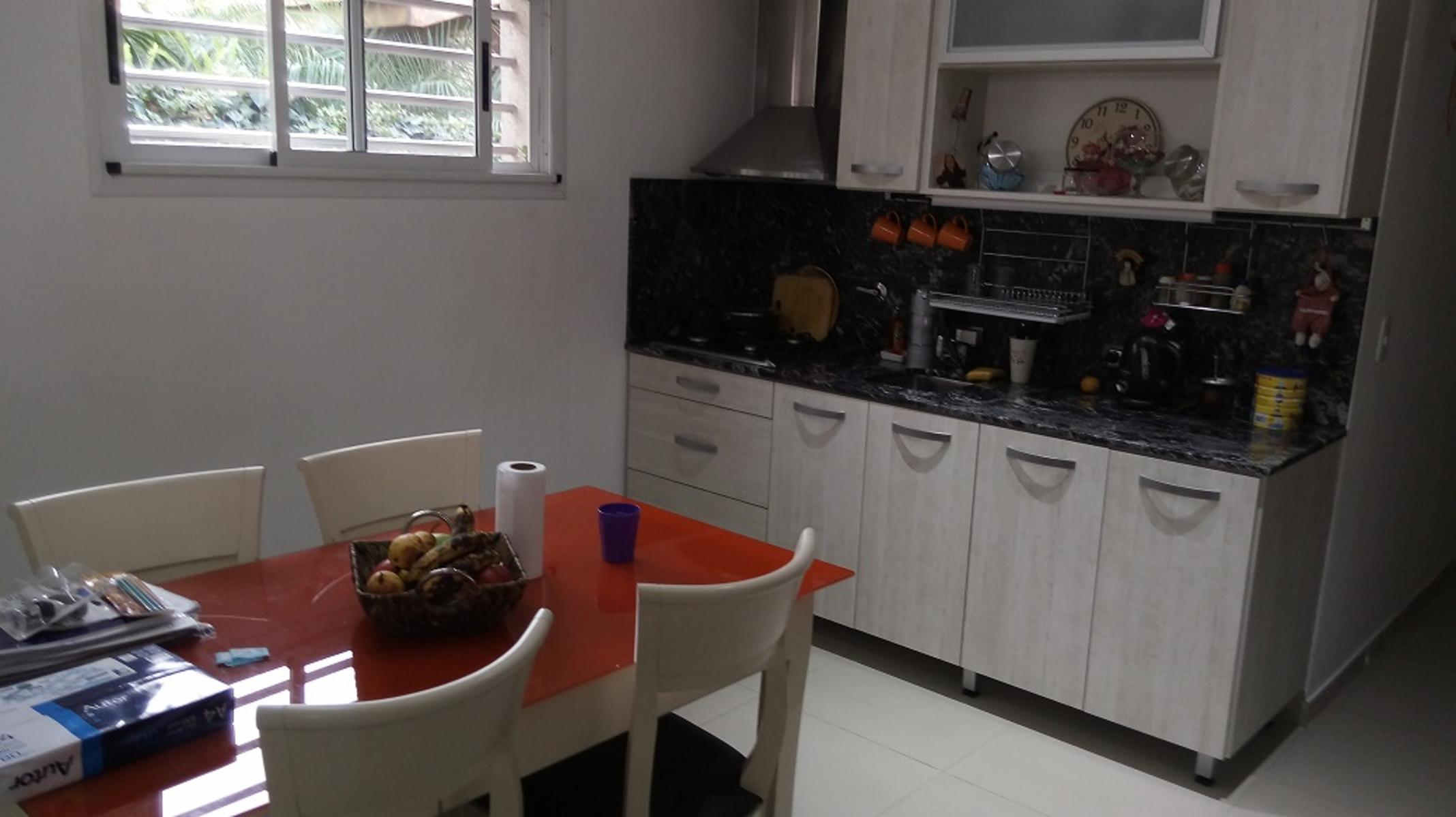 MALAVERT. CASA 4 AMBIENTES, 3 DORMITORIOS, COCINA-COMEDOR, LIVING, 2 BAÑOS, GARAGE, FONDO LIBRE, PILETA DE NATACIÓN Y QUINCHO — foto 8