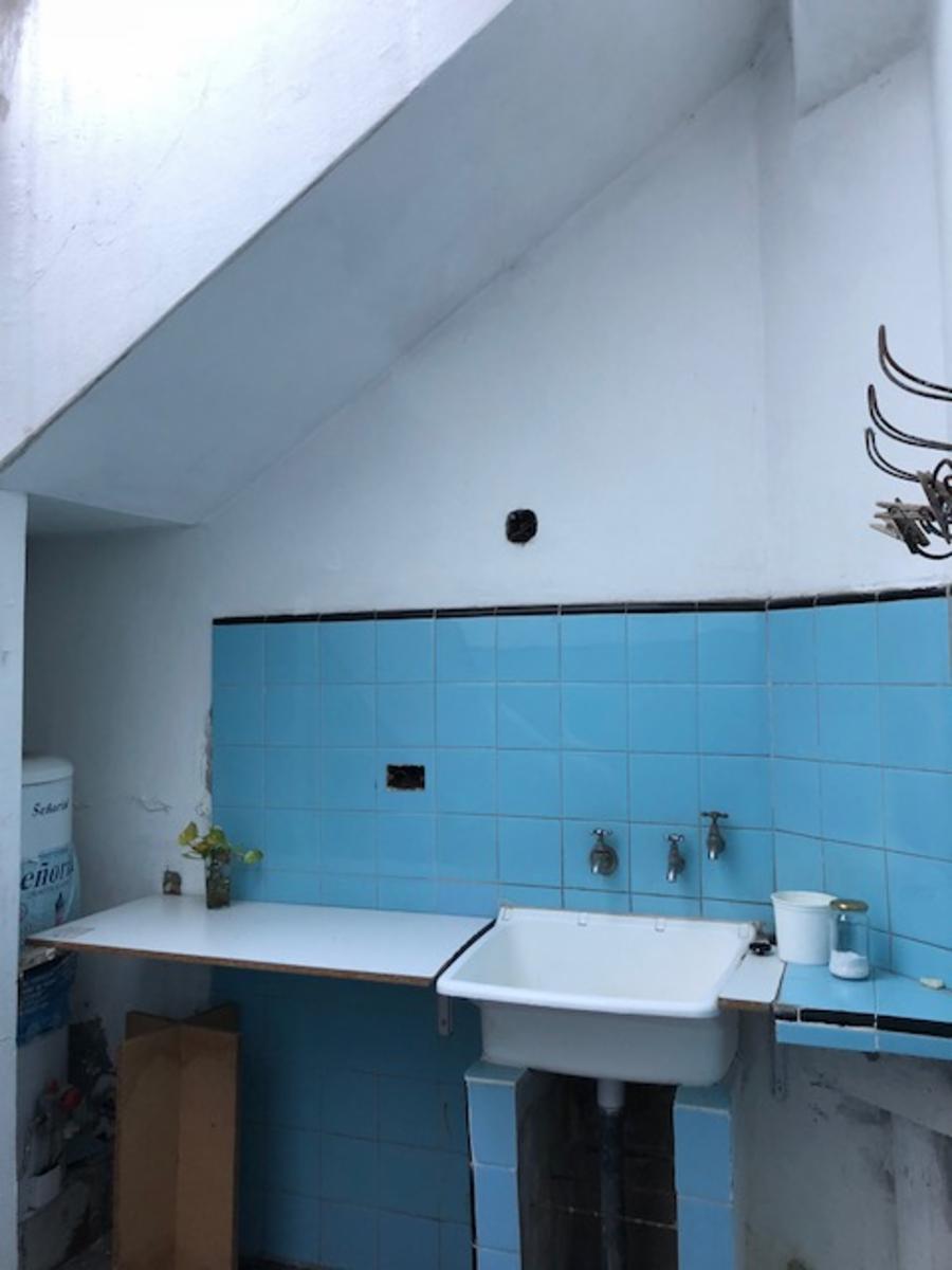 V.Ballester. Excelente casa 3 ambientes, 2 dormitorios, cocina-comedor, living, baño, lavadero, patio, terraza, cochera .Impecable estado lista para habitar. Apta para construir en planta alta — foto 5