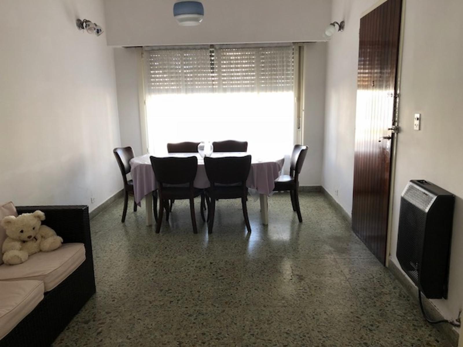 V.Ballester. Excelente casa 3 ambientes, 2 dormitorios, cocina-comedor, living, baño, lavadero, patio, terraza, cochera .Impecable estado lista para habitar. Apta para construir en planta alta — foto 7