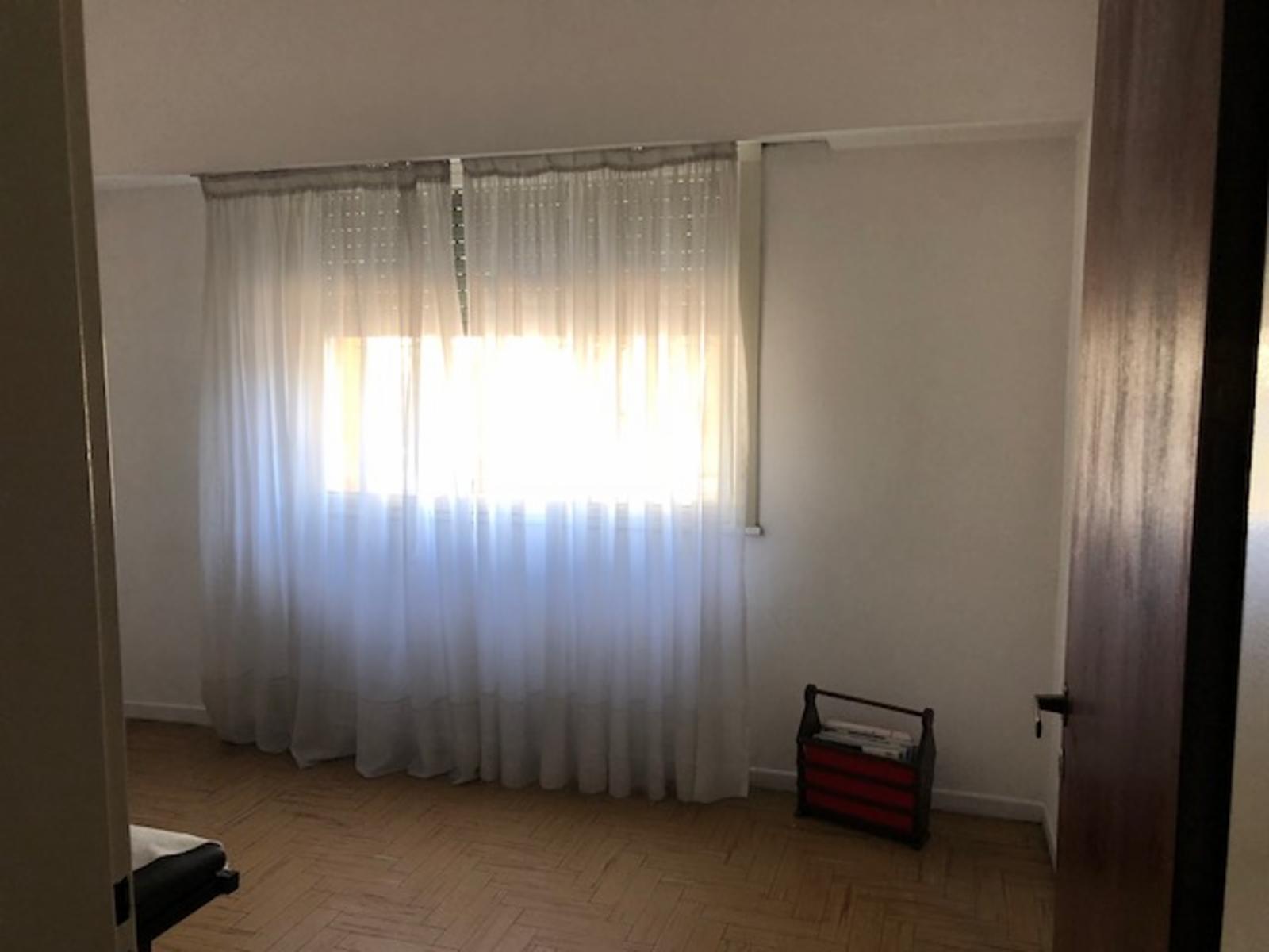 V.Ballester. Excelente casa 3 ambientes, 2 dormitorios, cocina-comedor, living, baño, lavadero, patio, terraza, cochera .Impecable estado lista para habitar. Apta para construir en planta alta — foto 8