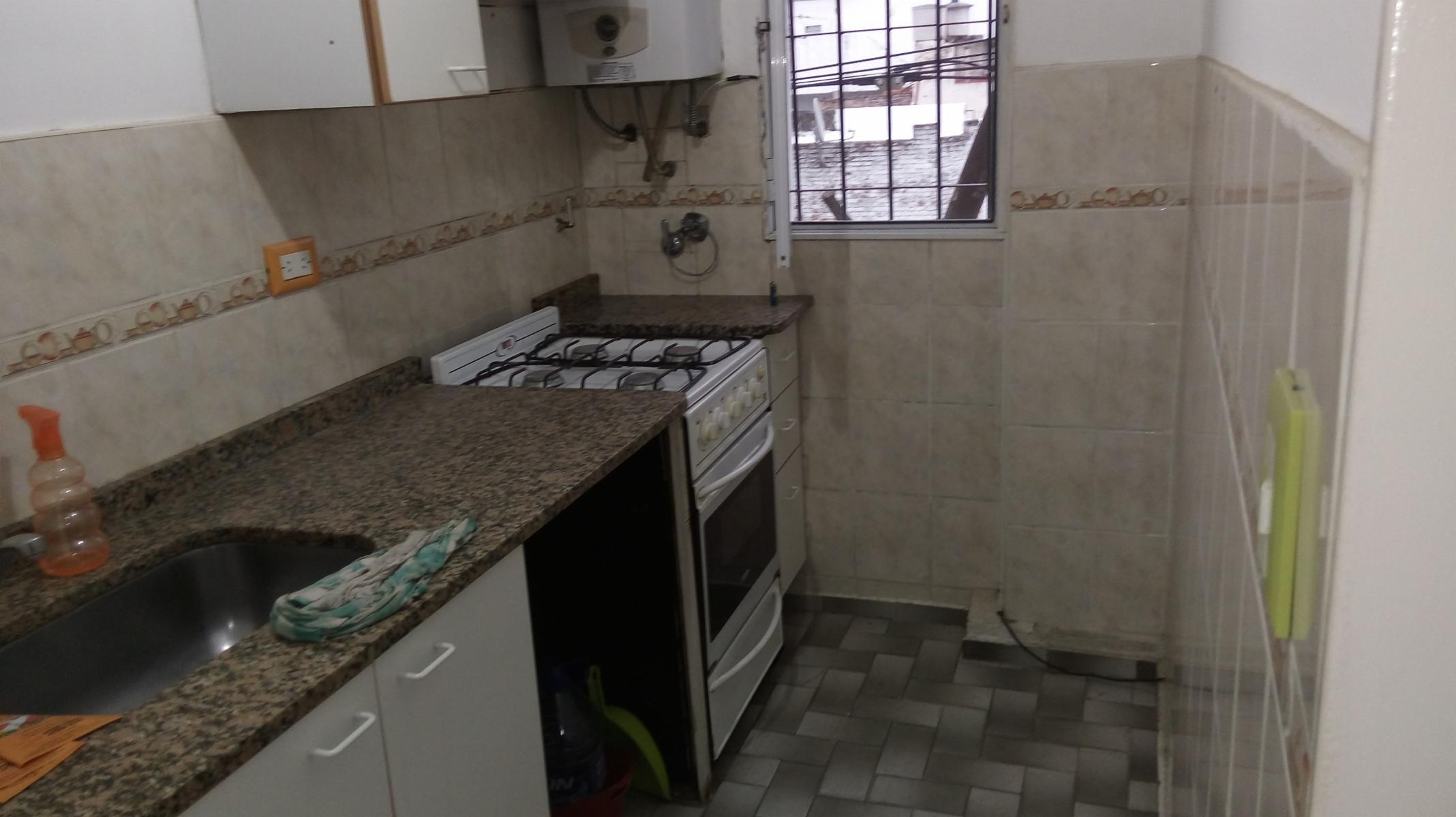 CHILAVERT. MITRE Y RECONQUISTA DPTO 2 AMBIENTES, DORMITORIO CON PLACARD, COCINA,COMEDOR, BAÑO, BALCÓN AL FRENTE — foto 3