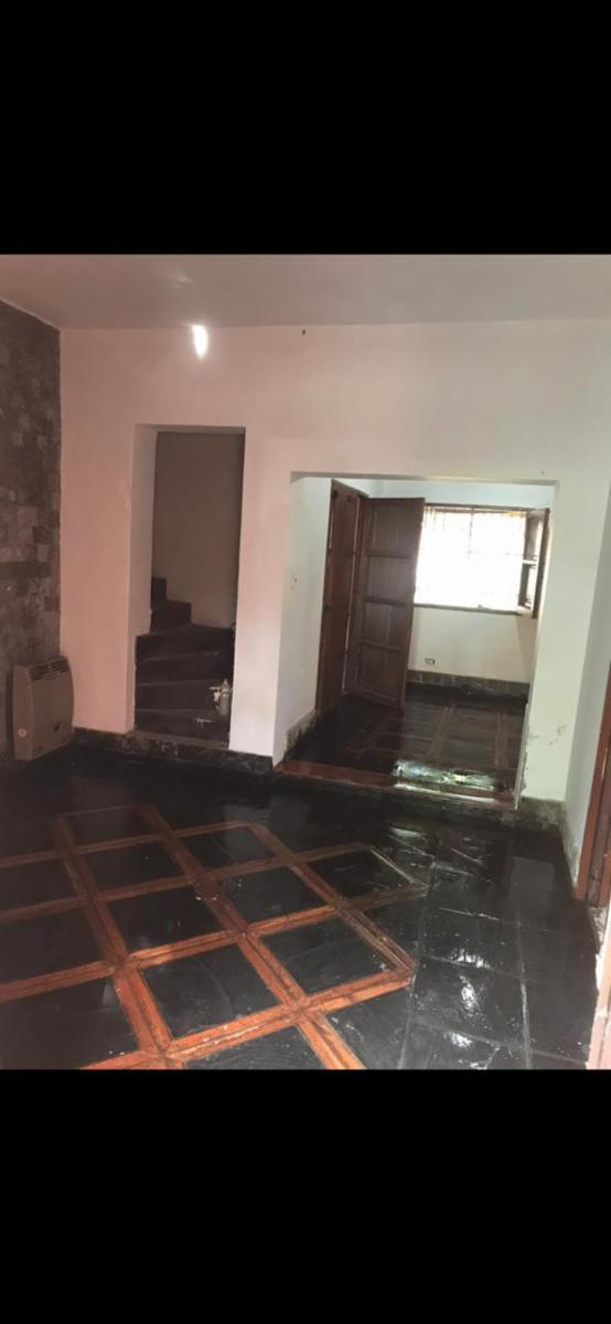 CASA EN LOTE PROPIO DE 3 AMB. CON JARDIN Y PATIO PROX. AV. MARQUEZ — foto 4