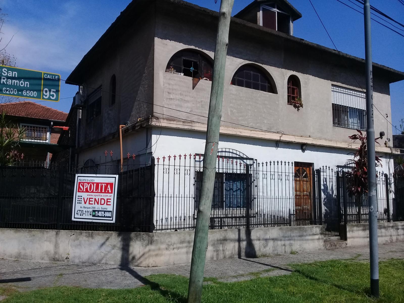 EXCELENTE CASA EN 2 PLANTAS ZONA CHILAVERT.