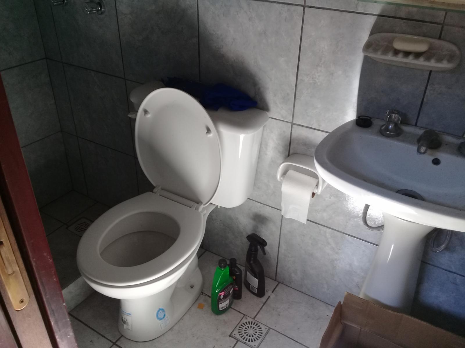 EXCELENTE CASA EN 2 PLANTAS ZONA CHILAVERT. — foto 8