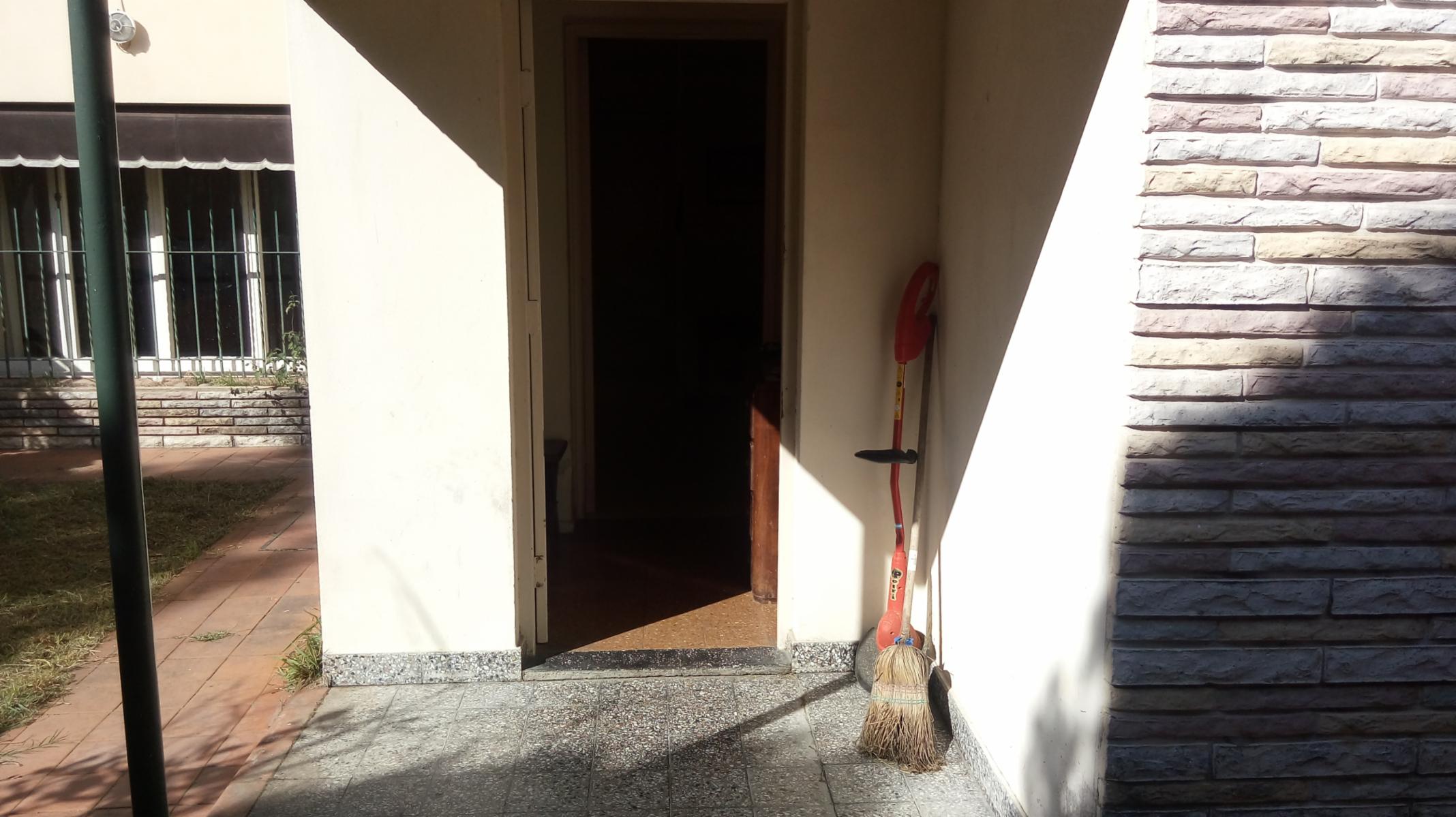 Casa 3 ambientes. 2 dormitorios, cocina-comedor, baño, patio, lavadero, fondo libre — foto 9