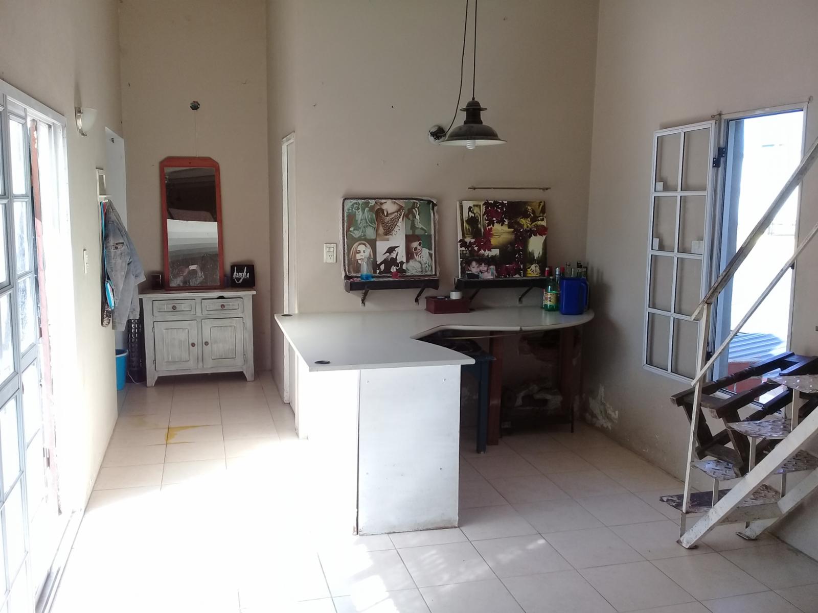 EXCELENTE CASA EN 2 PLANTAS — foto 5