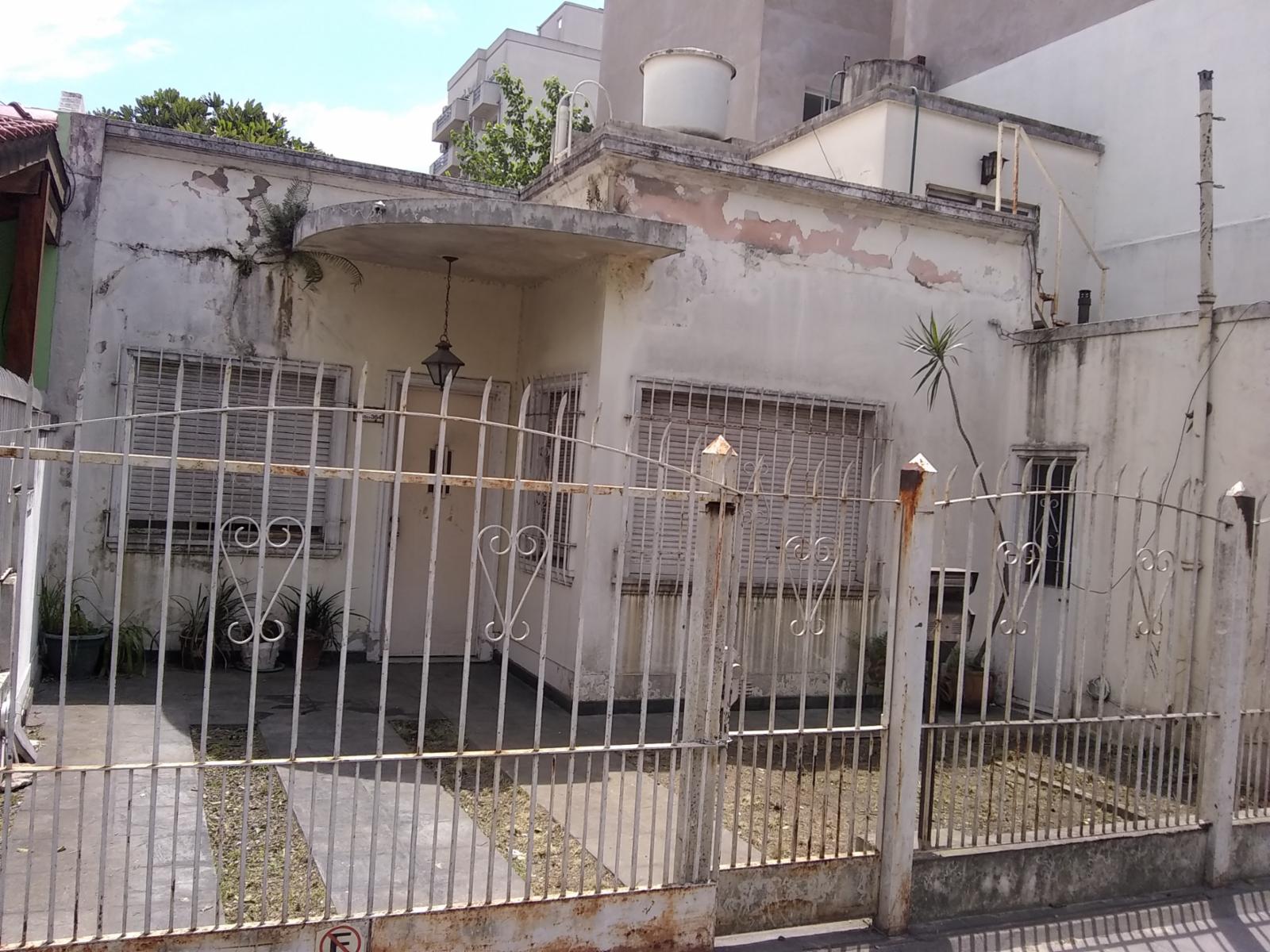Propiedad de 3 amb en lote propio en el centro comercial de villa ballester - 2