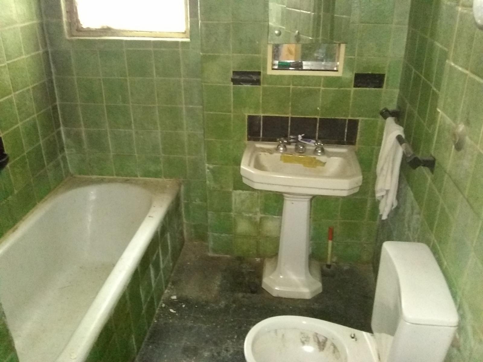 Propiedad de 3 amb en lote propio en el centro comercial de villa ballester - 9