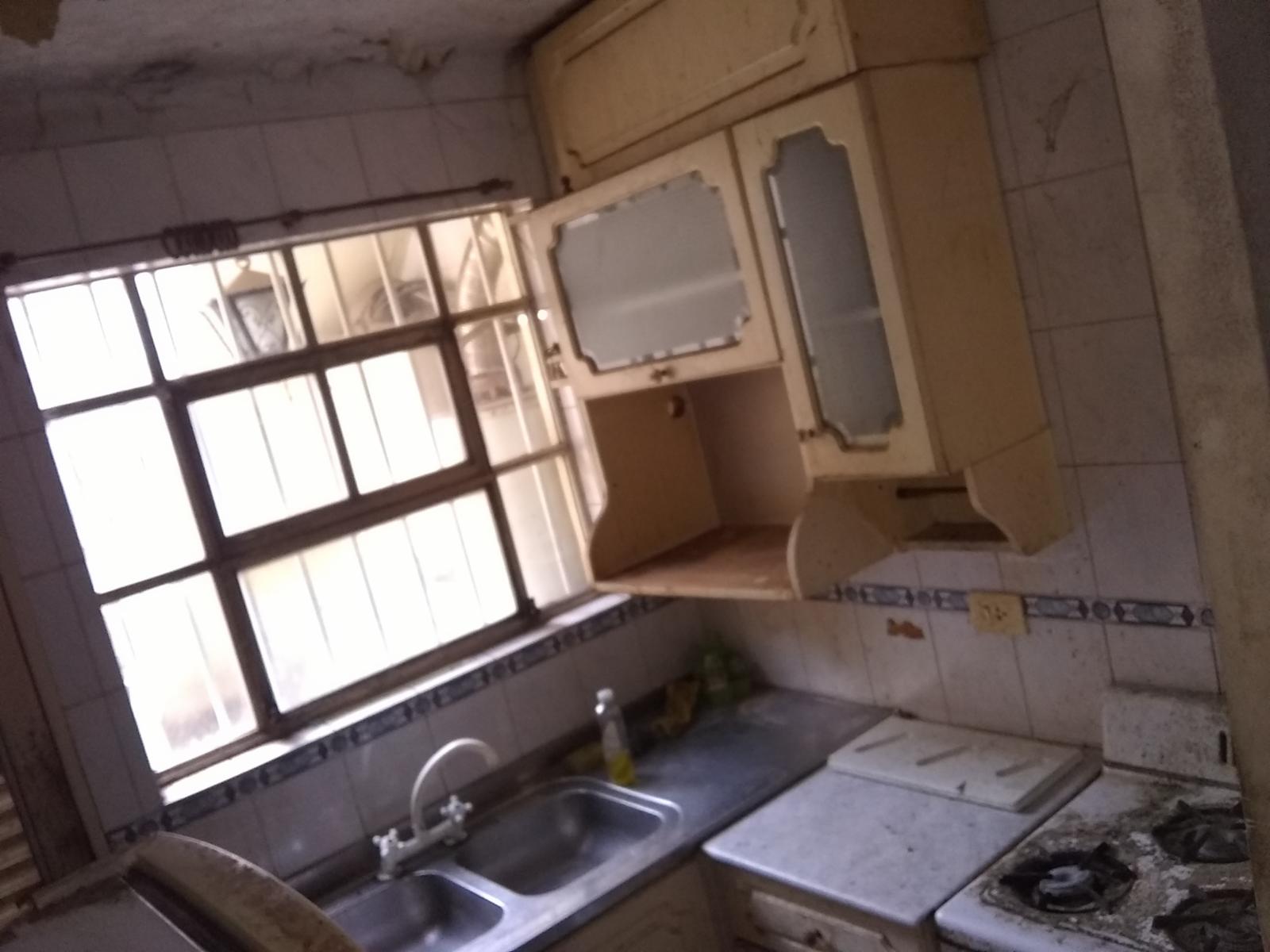 Propiedad de 3 amb en lote propio en el centro comercial de villa ballester - 12