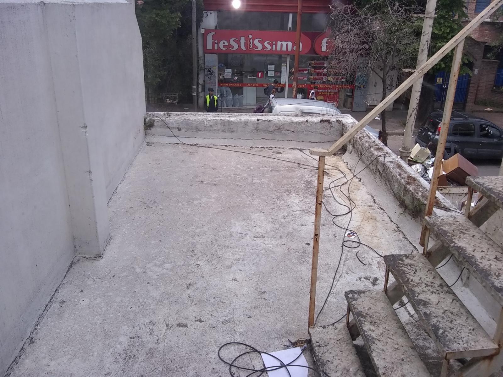 Propiedad de 3 amb en lote propio en el centro comercial de villa ballester - 28