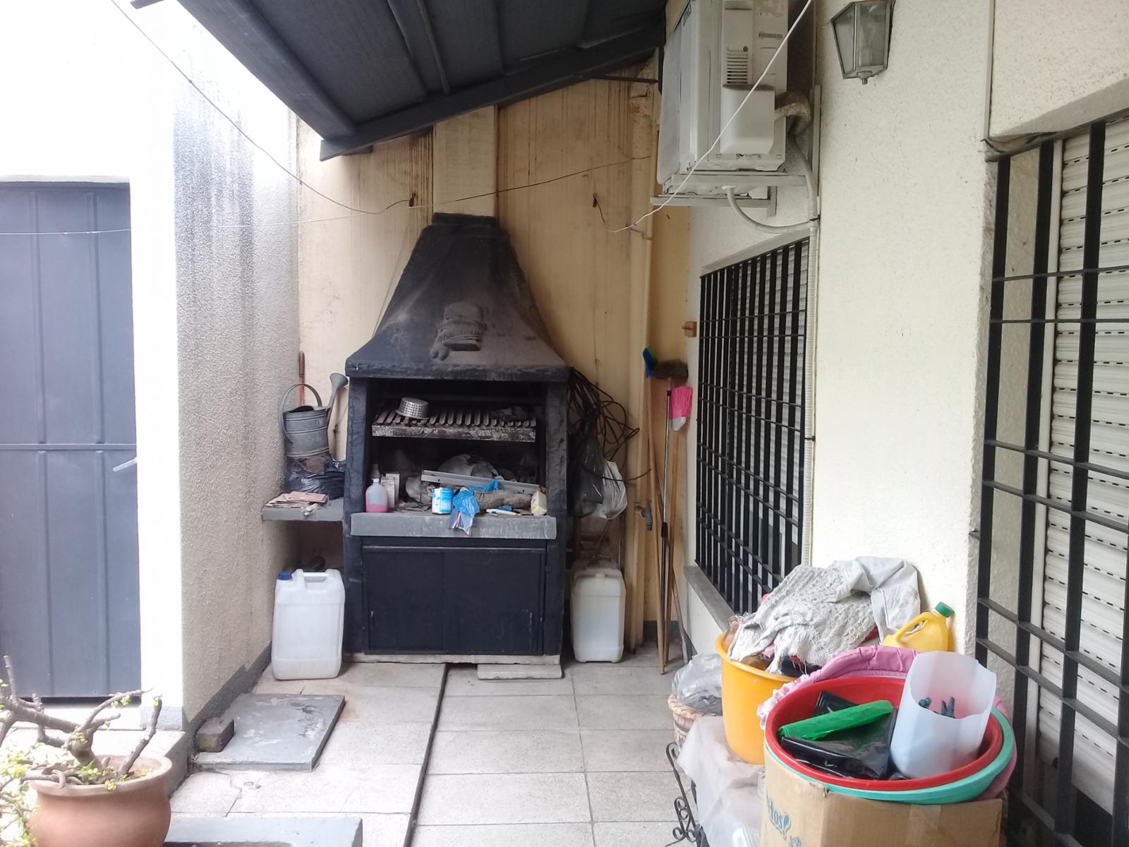 CASA AMERICANA DE 4 AMBIENTES CON GARAGE Y DEPOSITOS. — foto 3