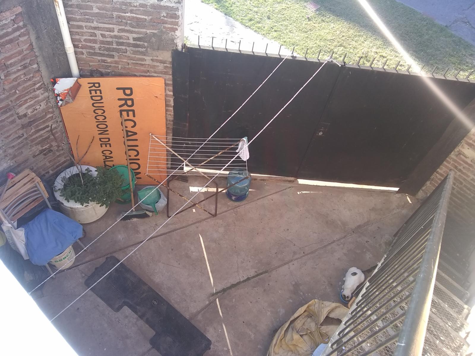 PROPIEDAD MULTIFAMILIAR EN 2 PLANTAS Y CASA LATERAL. — foto 9
