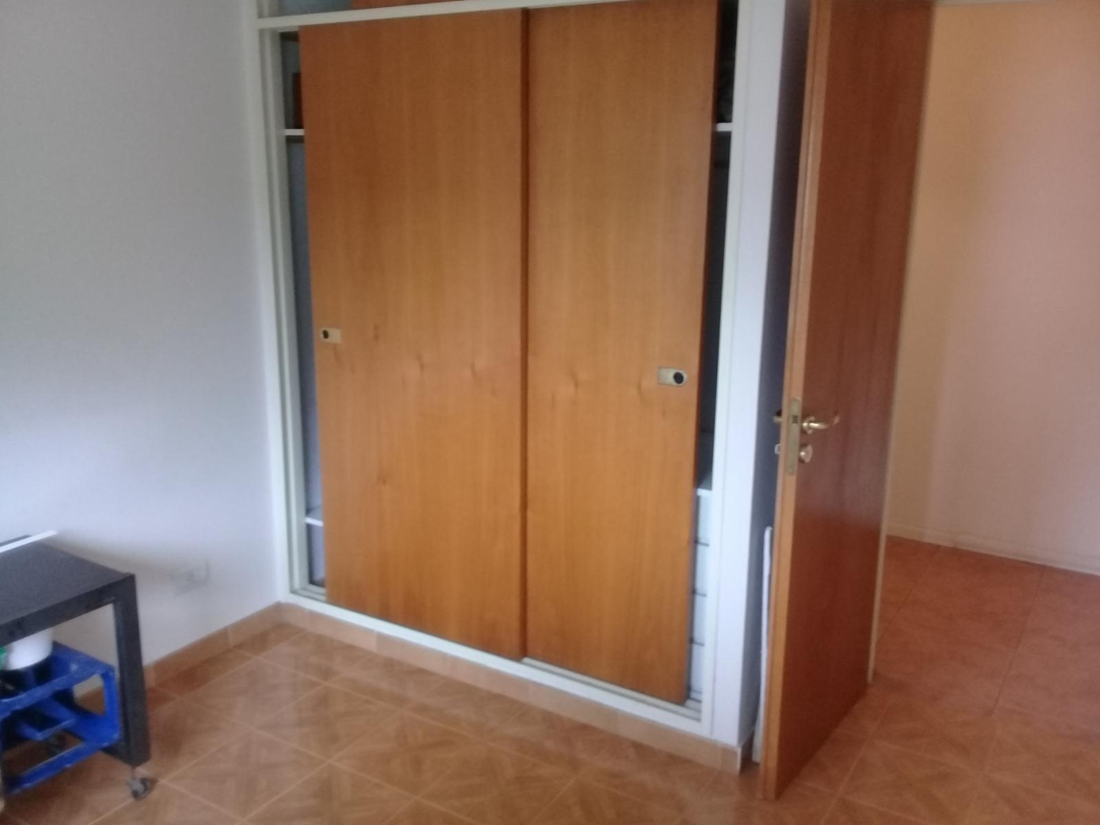 Excelente departamento 3 amb a la venta en villa ballestera mts del centro comercial y frente a plaza roca — foto 12