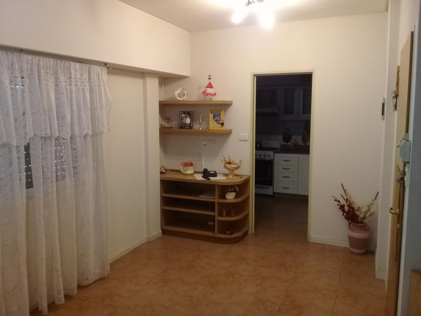Excelente departamento 3 amb a la venta en villa ballestera mts del centro comercial y frente a plaza roca — foto 14