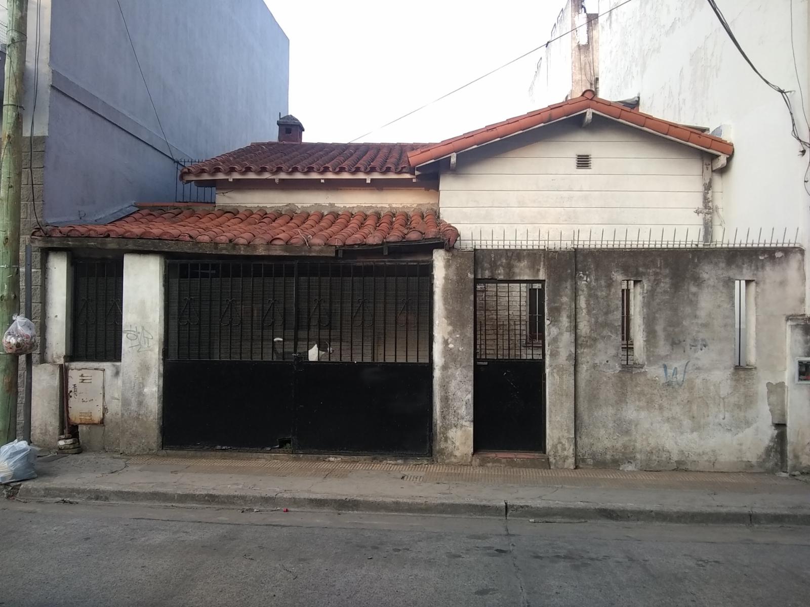 Propiedad en lote propio en excelente ubicación a mts de la estación Jose León Suarez — foto 3