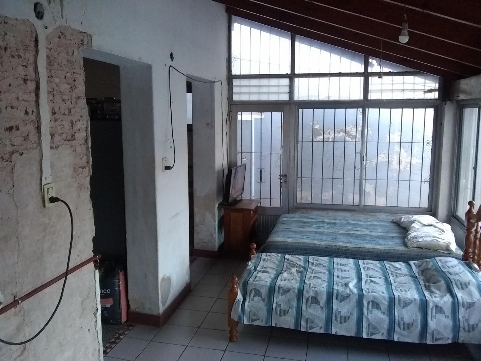 Propiedad en lote propio en excelente ubicación a mts de la estación Jose León Suarez — foto 5