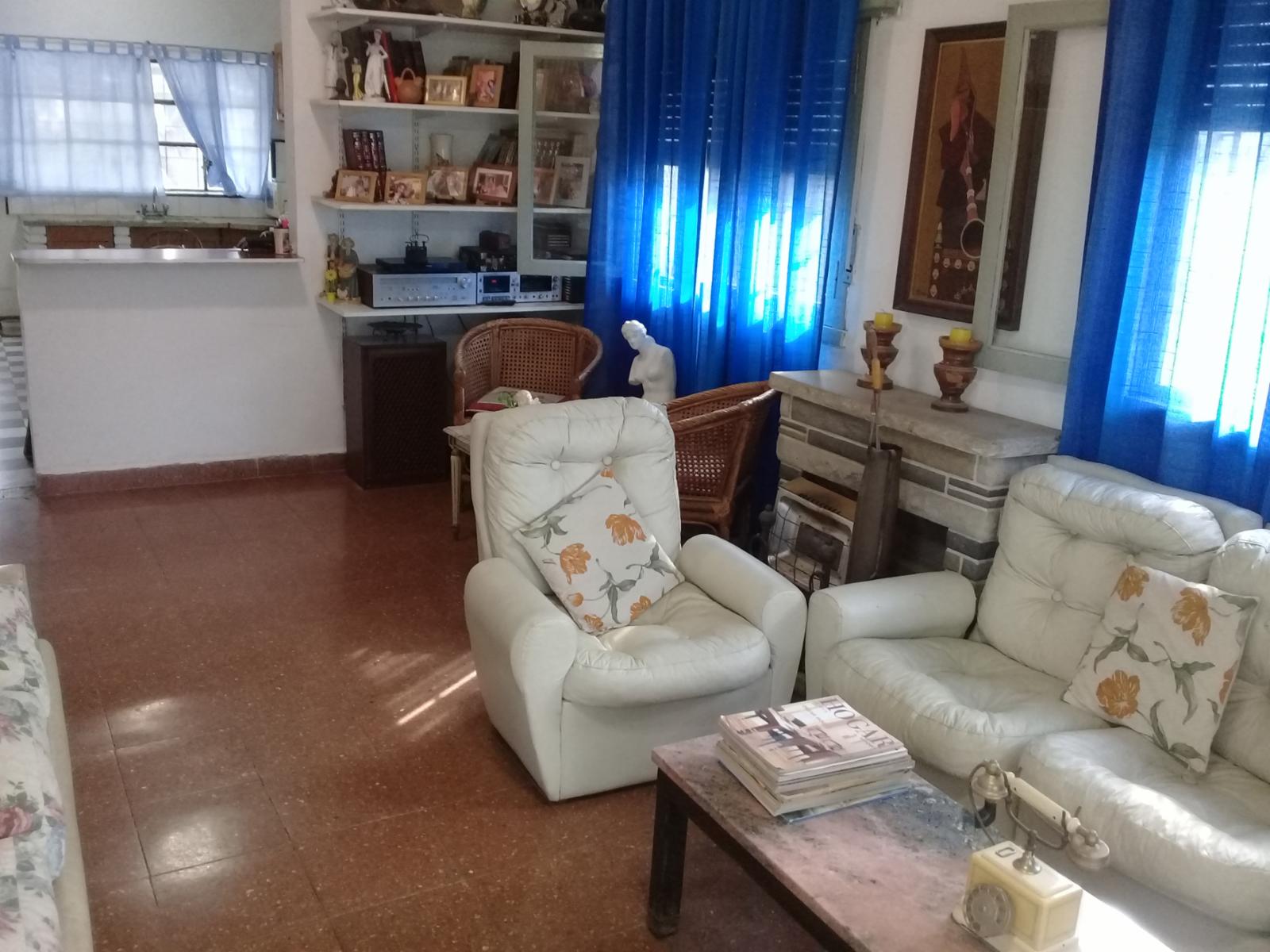 EXCELENTE CASA AMERICANA CON FONDO PARQUIZADO — foto 3