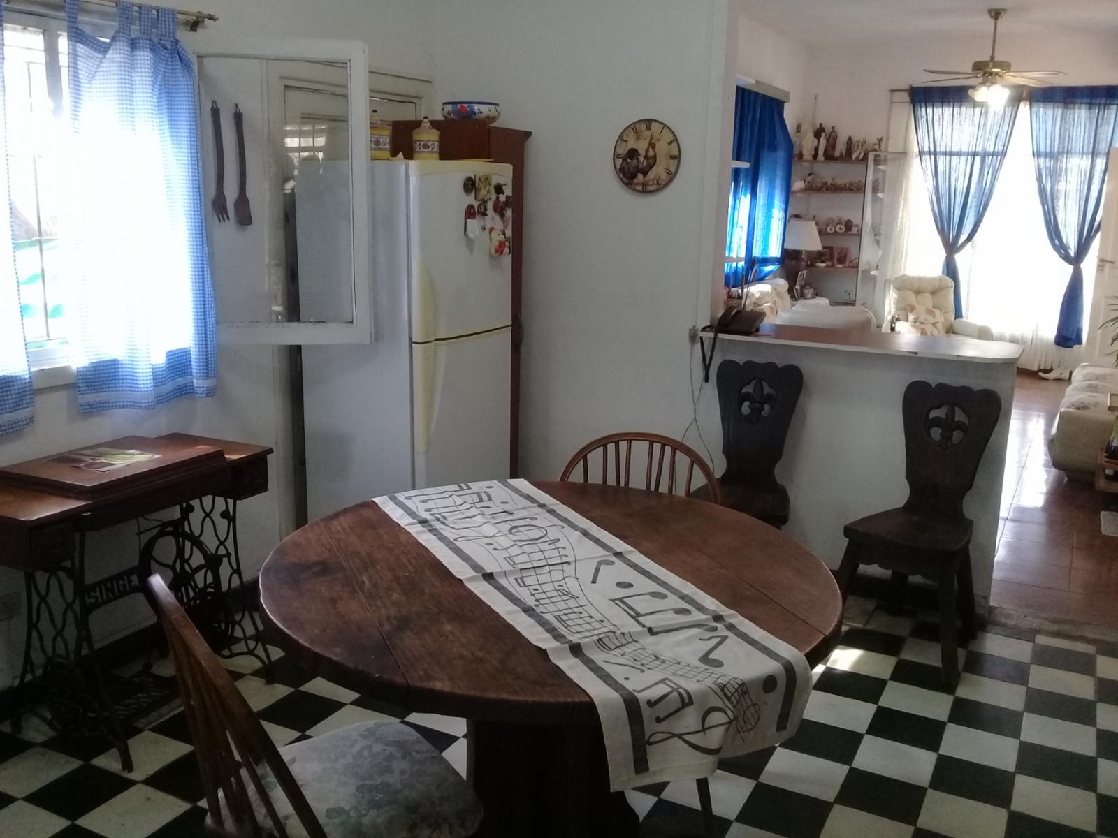 EXCELENTE CASA AMERICANA CON FONDO PARQUIZADO — foto 4