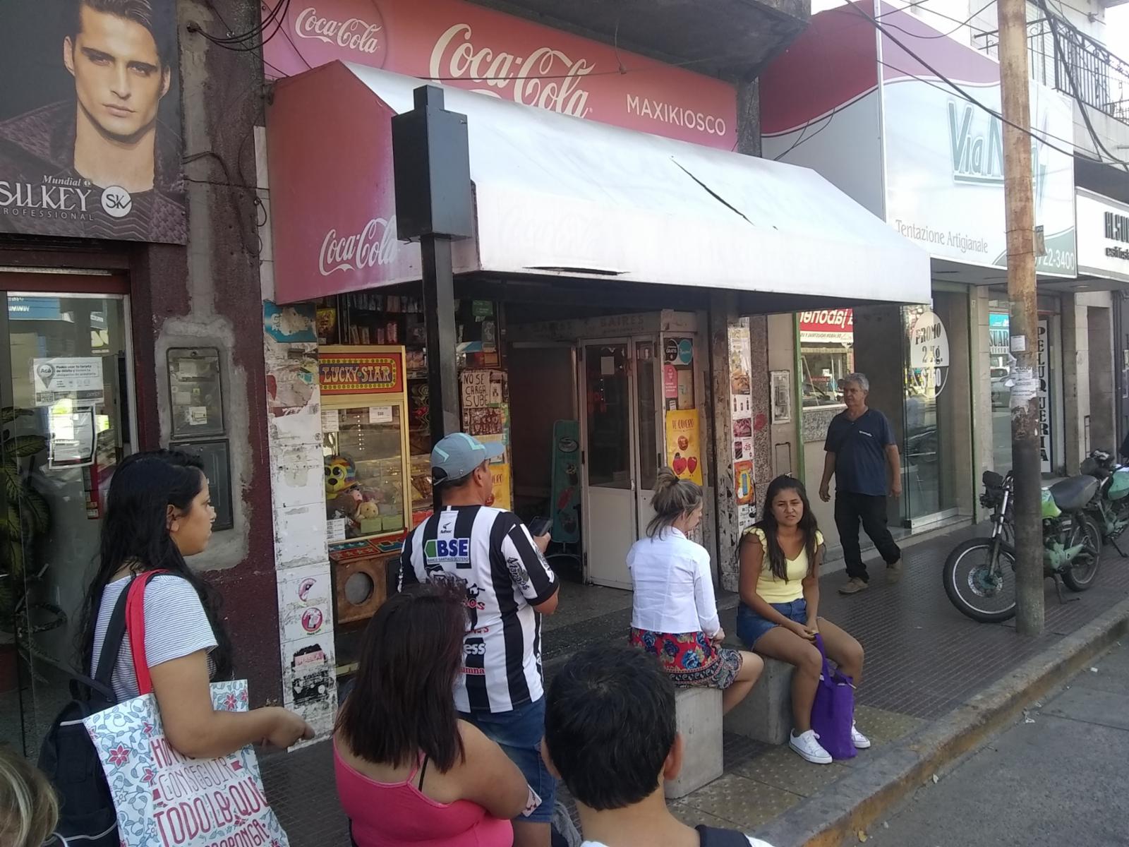 EXCELENTE FONDO DE COMERCIO KIOSCO EN PLENO CENTRO COMERCIAL DE SUAREZ CON MUY BUENA TRAYECTORIA EN LA ZONA. IDEAL INVERSOR — foto 4