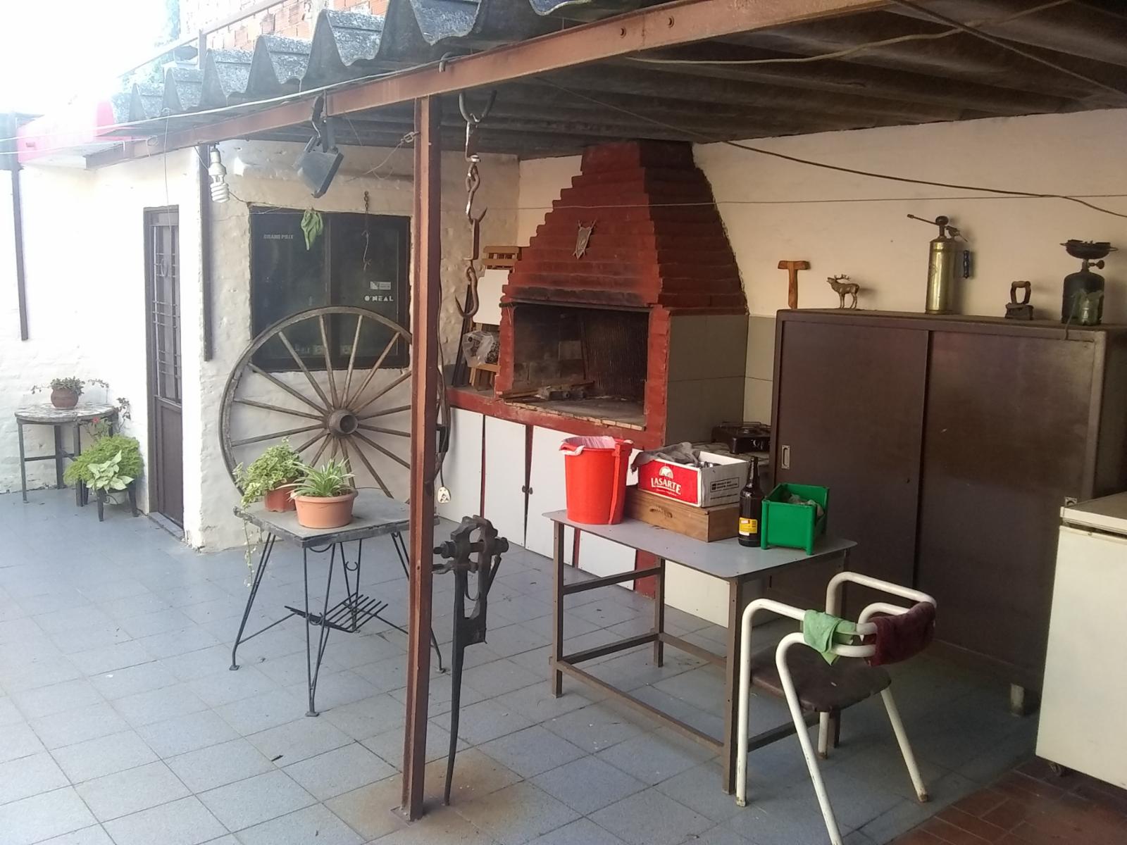 Excelente propiedad en lote propio 3 amb con fondo libre y entrada de auto pasante, muy buen estado general.Barrio parque Sur Horeis — foto 5