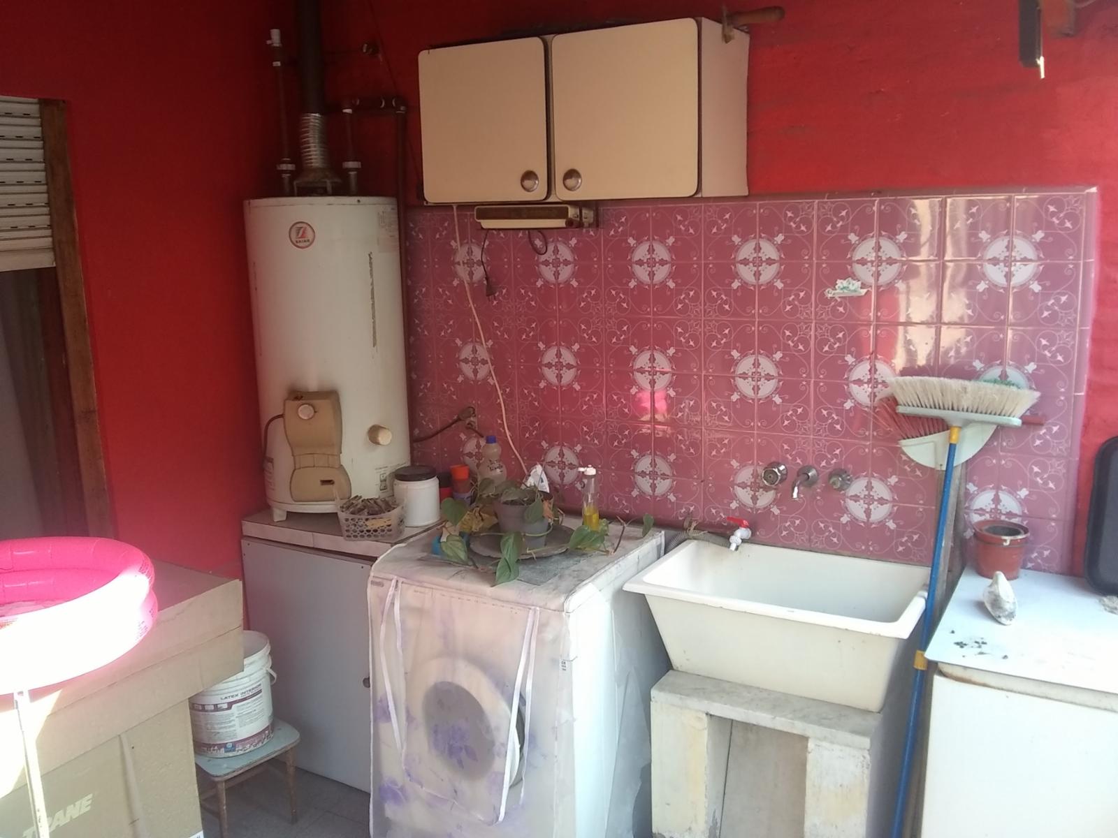 Excelente propiedad en lote propio 3 amb con fondo libre y entrada de auto pasante, muy buen estado general.Barrio parque Sur Horeis — foto 7