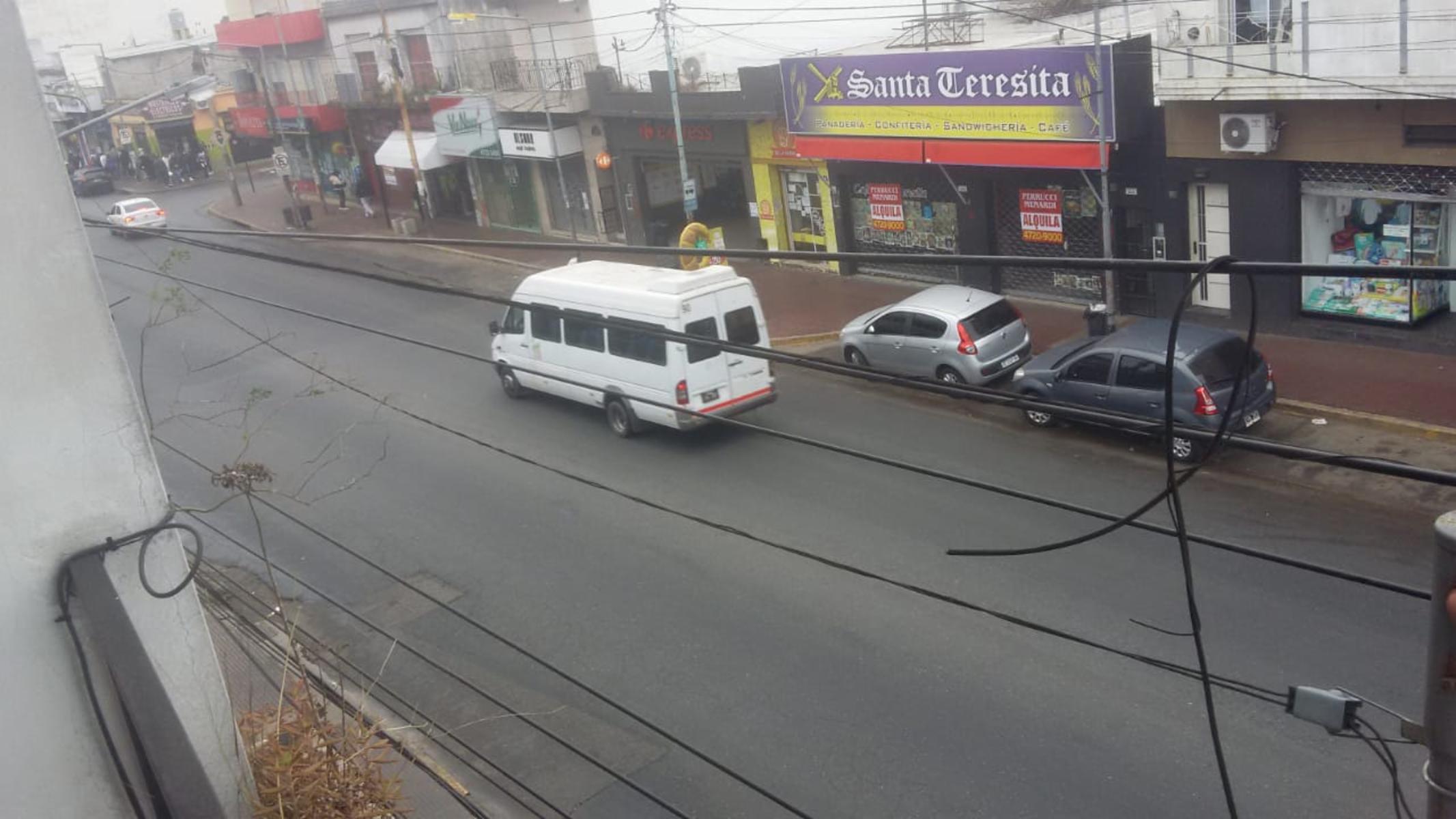 EXCELENTE DEPARTAMENTO 3 AMB. EN PRIMER PISO AL FRENTE