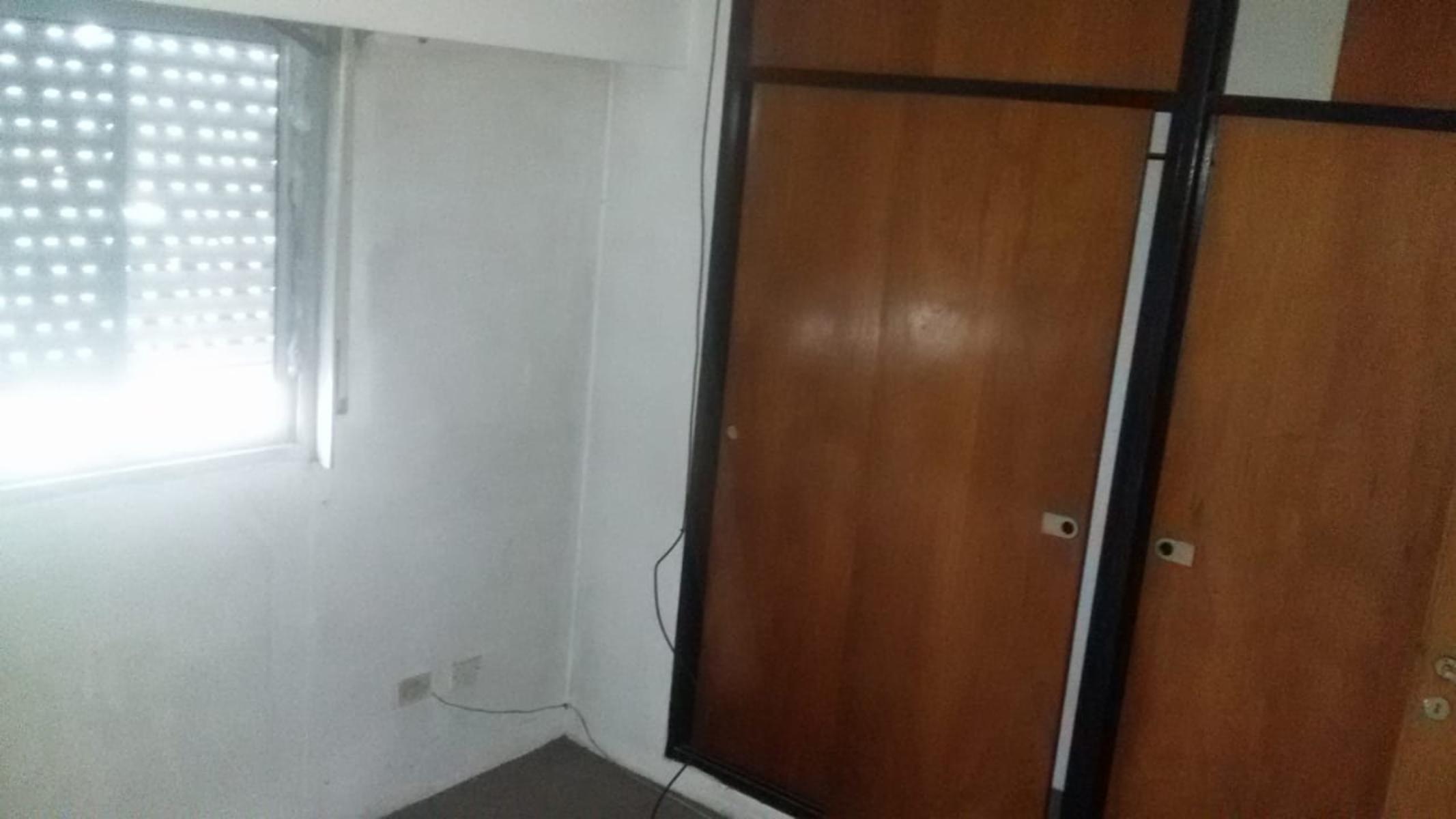 EXCELENTE DEPARTAMENTO 3 AMB. EN TERCER PISO AL FRENTE — foto 3