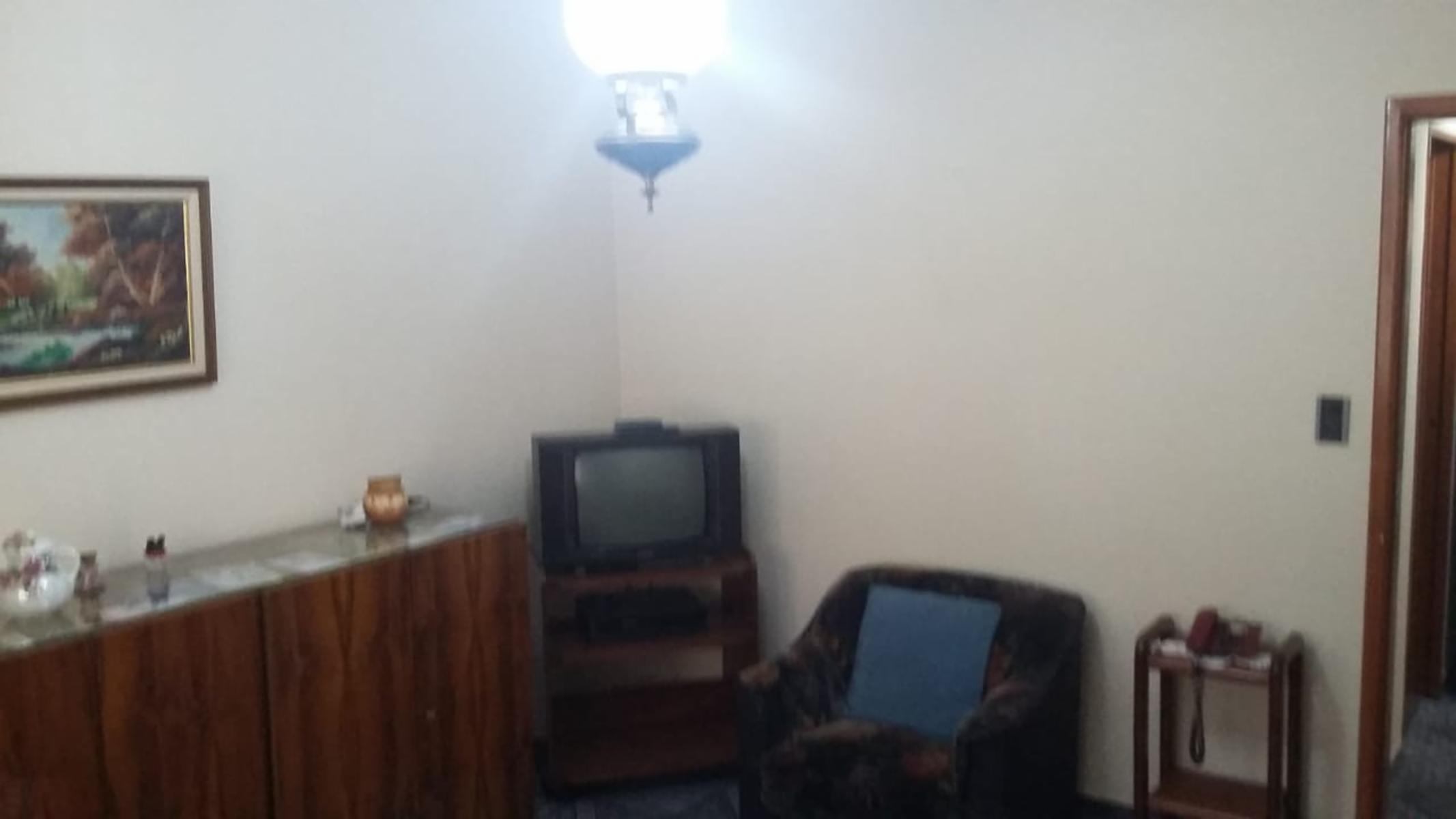 EXCELENTE CASA 3 AMBIENTES, 2 DORMITORIOS, COCINA-COMEDOR, LIVING, BAÑO, GARAGE FONDO LIBRE CON QUINCHO Y PARRILLA, TERRAZA. IMPECABLE ESTADO. OPORTUNIDAD — foto 14