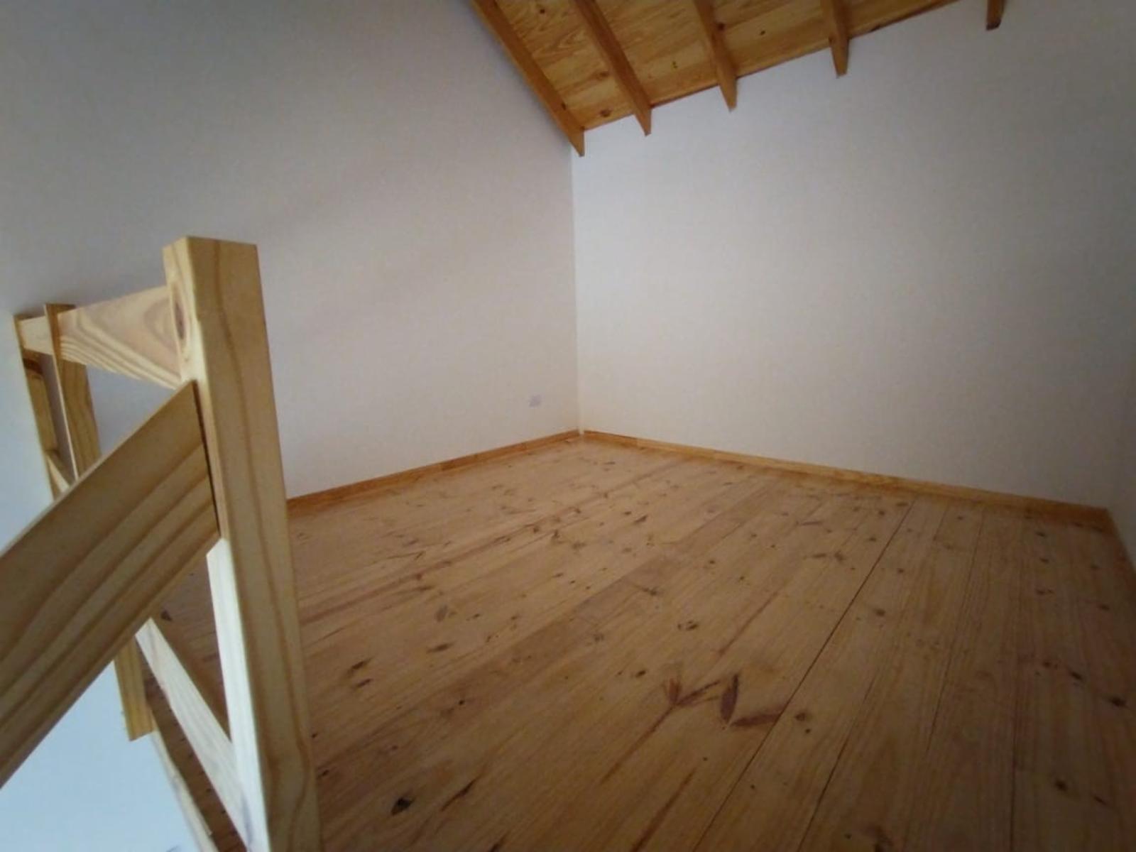 EXCELENTE PH PLANTA ALTA A ESTRENAR CON ENTREPISO, HABITACIÓN, COCINA COMEDOR Y BAÑO COMPLETO CON DUCHA. - 10